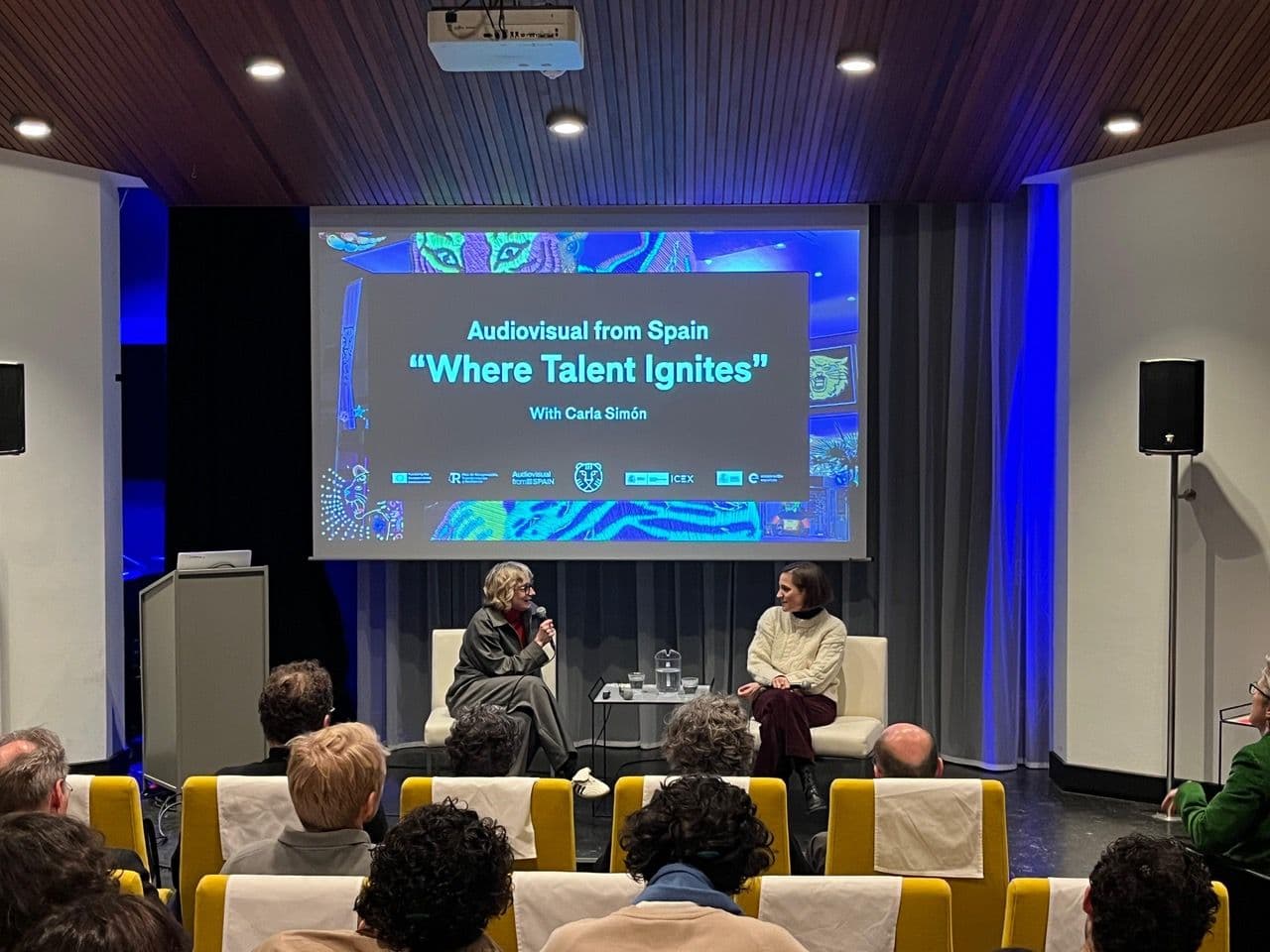 La directora Carla Simón presentando la iniciativa 'Where Talent Ignites' en el Festival de Róterdam 2026