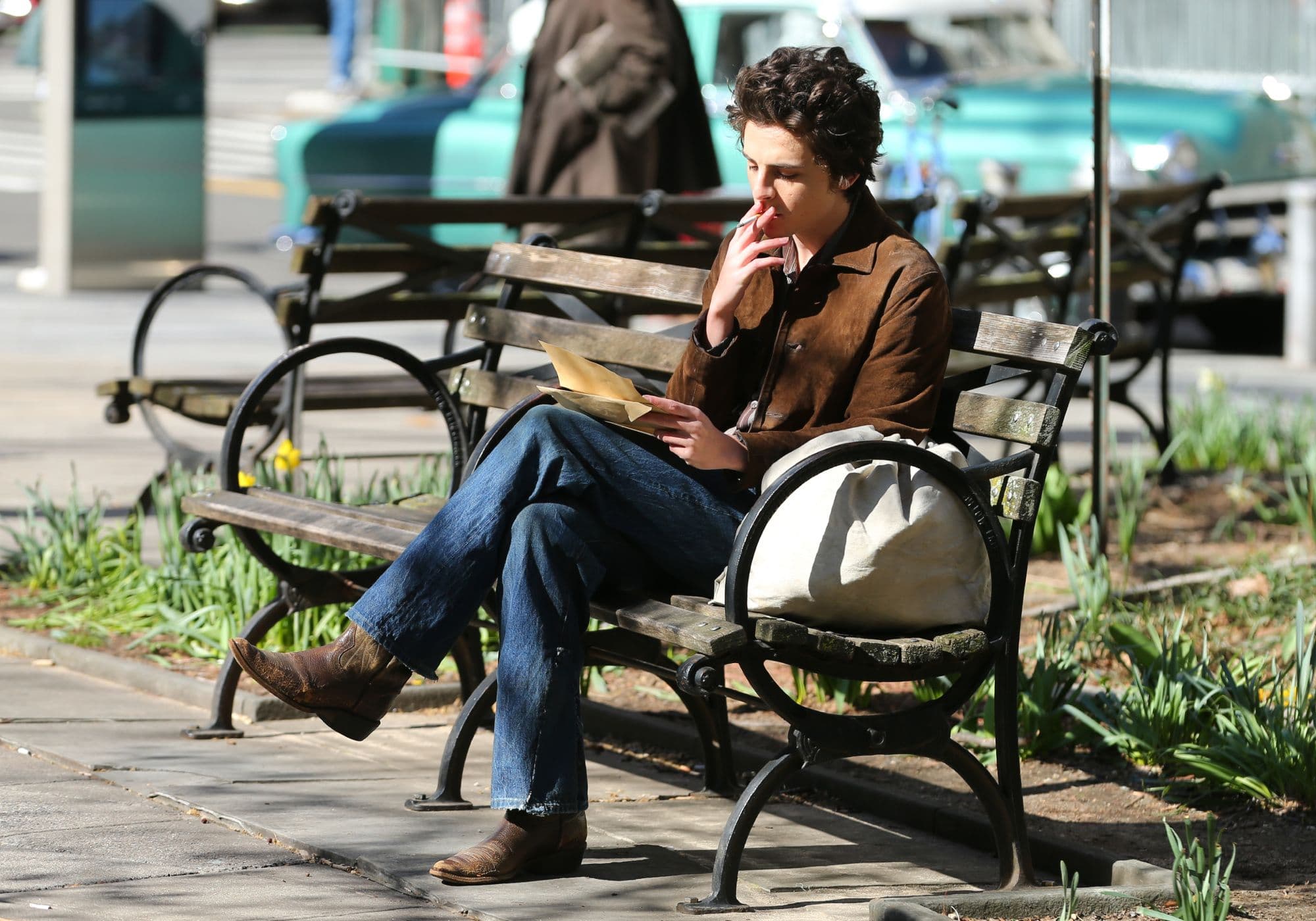 El actor Timothée Chalamet en el rodaje de 'A complete unknown', el biopic de Bob Dylan