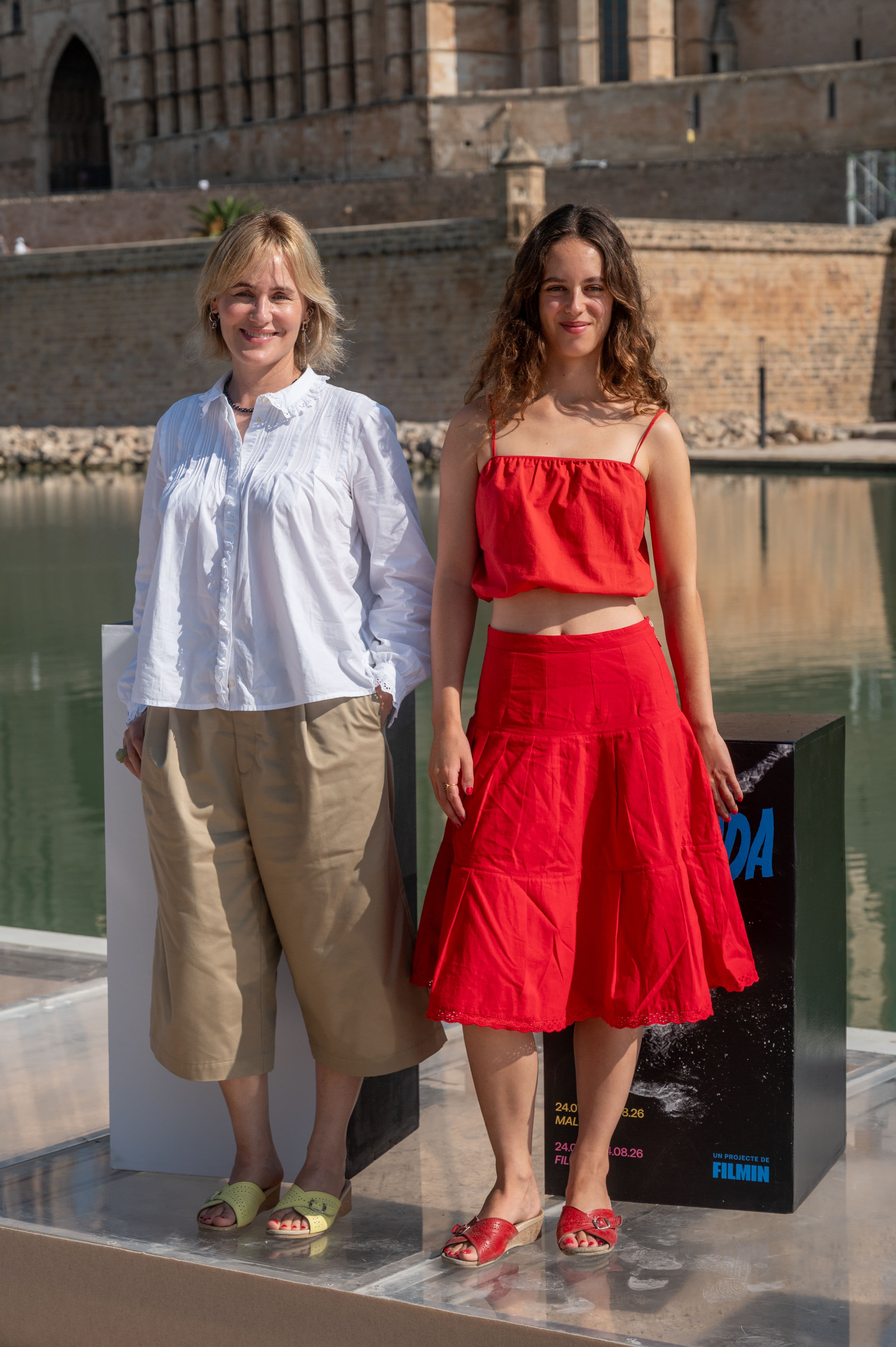 La directora Judith Godrèche y la actriz Tess Barthélémy en el Atlàntida Mallorca Film Fest 2026, en julio de 2026