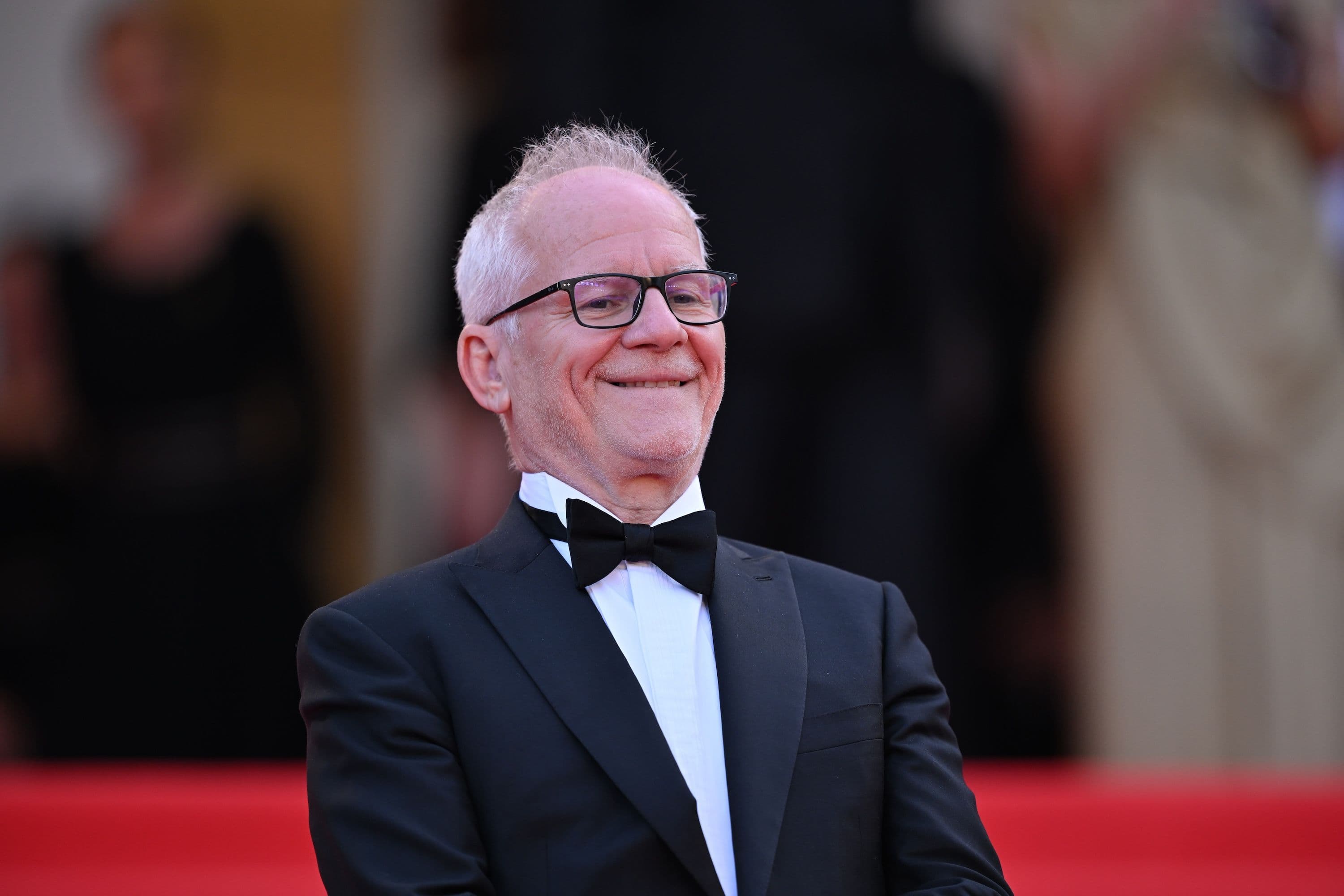 El director artístico del Festival de Cannes, Thierry Frémaux, durante la alfombra roja de 'La bola negra' en el Festival de Cannes 2026