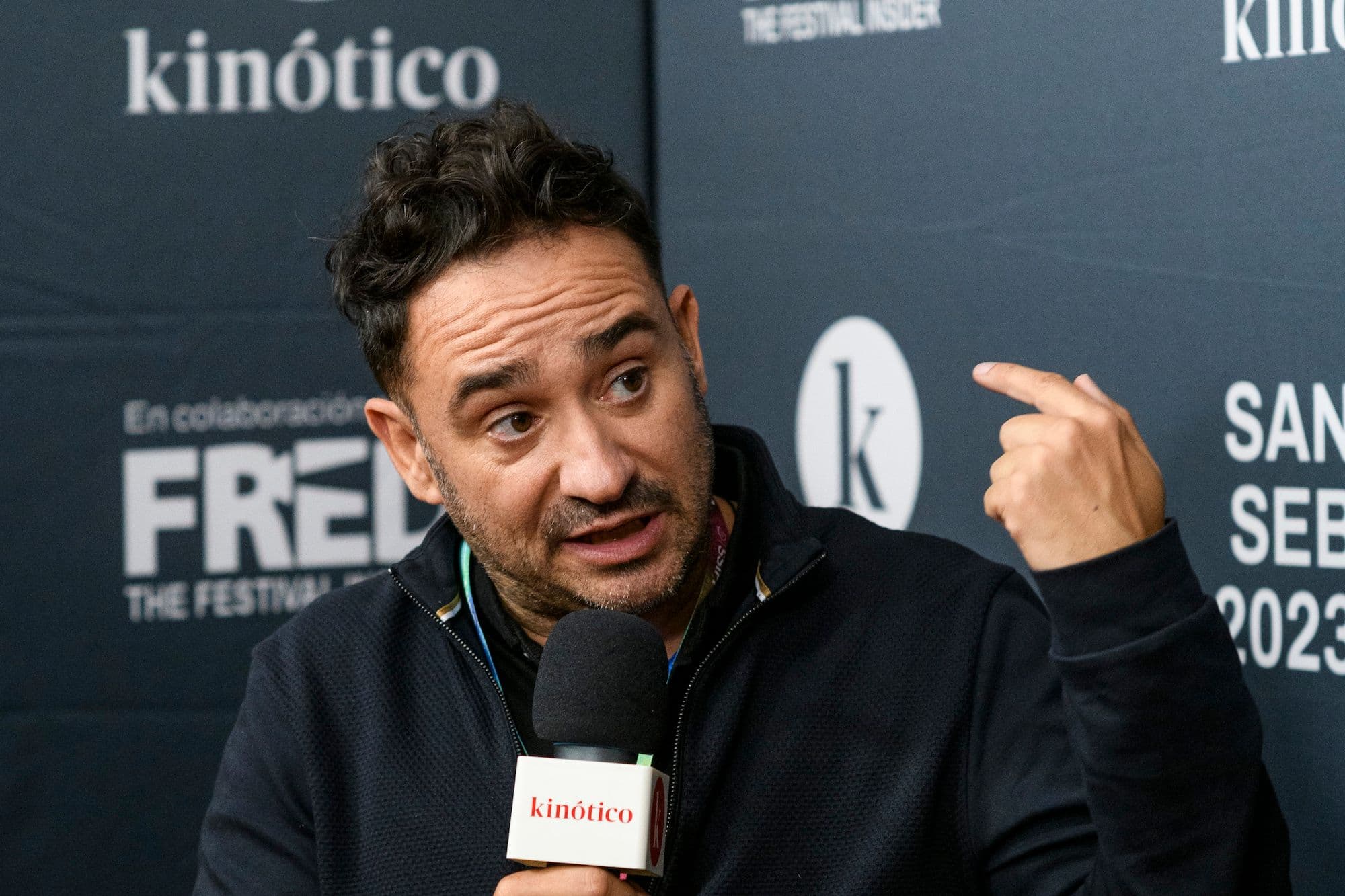 El director Juan Antonio Bayona, durante su entrevista con Kinótico en el Festival de San Sebastián