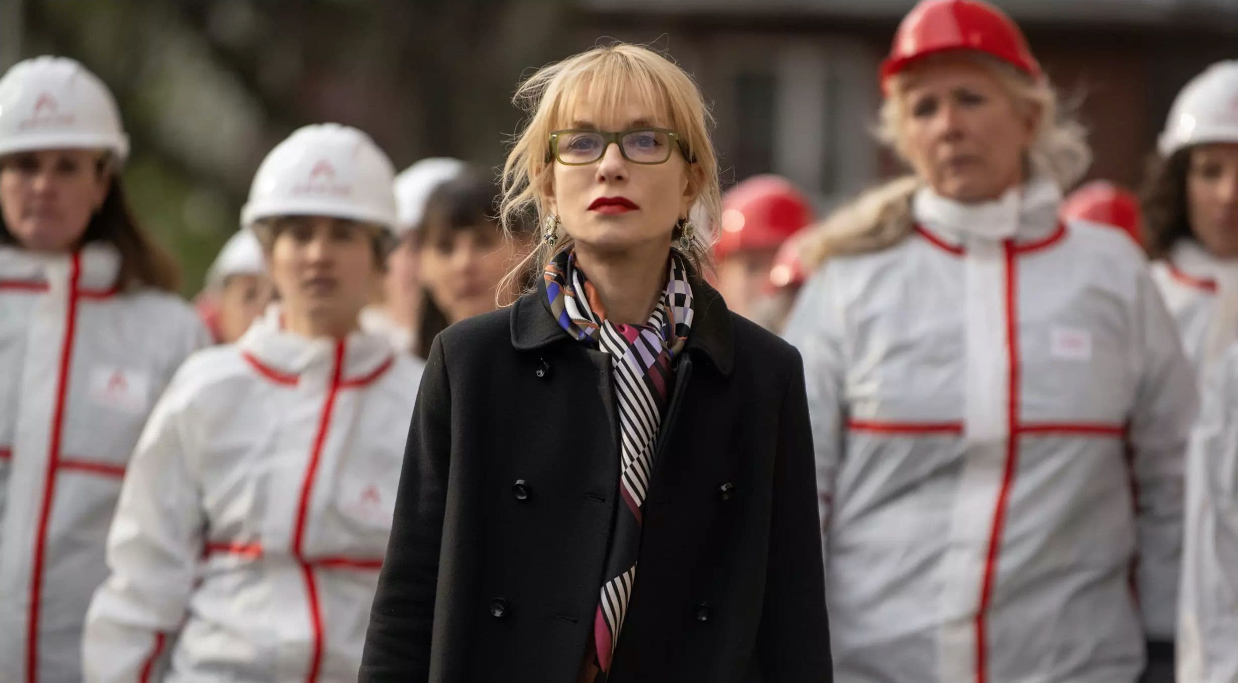 La actriz Isabelle Huppert, en una imagen promocional de la película de Jean-Paul Salomé 'Un blanco fácil'
