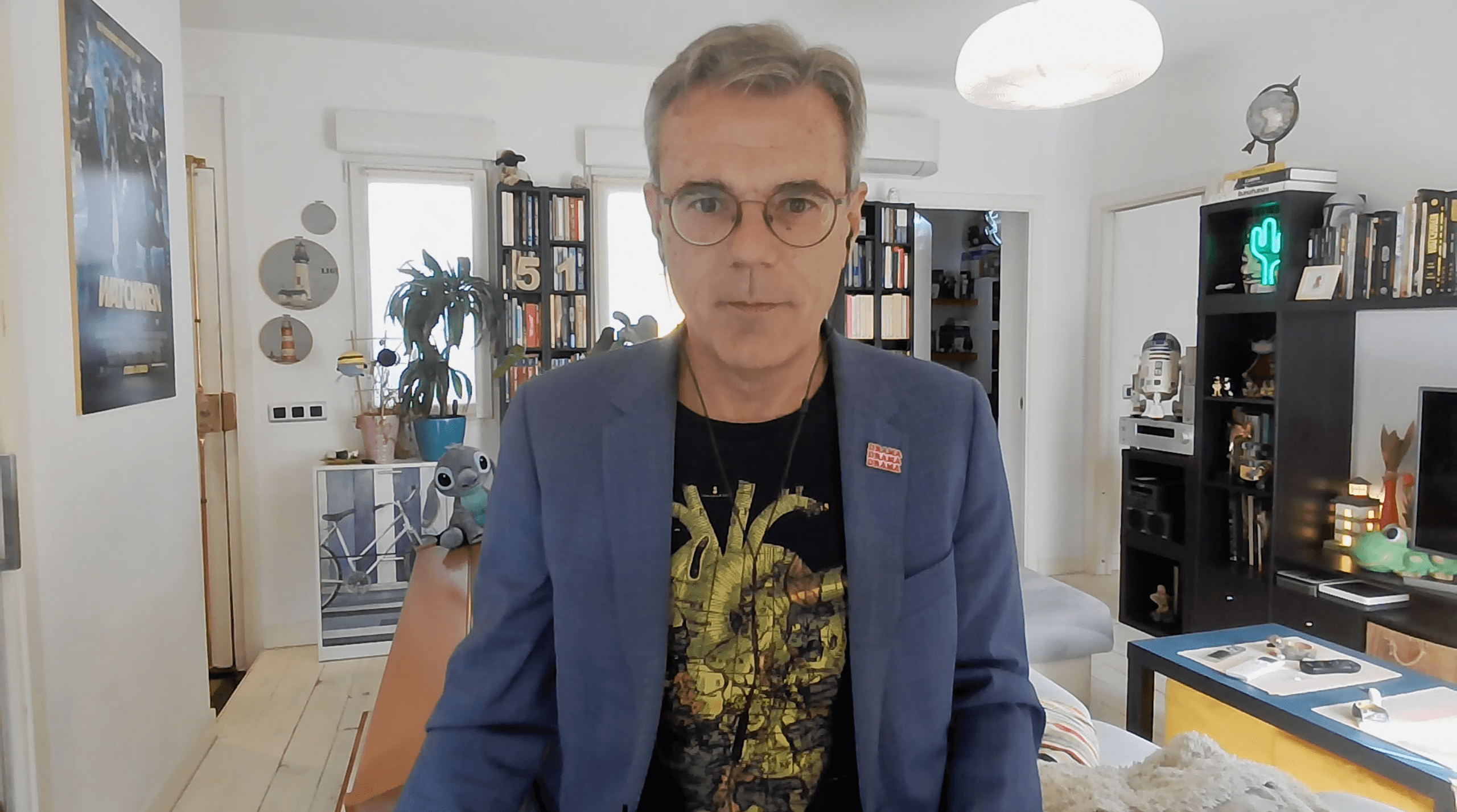 El periodista Pedro Vallín, durante la nueva edición de su video semanal 'La homilía'
