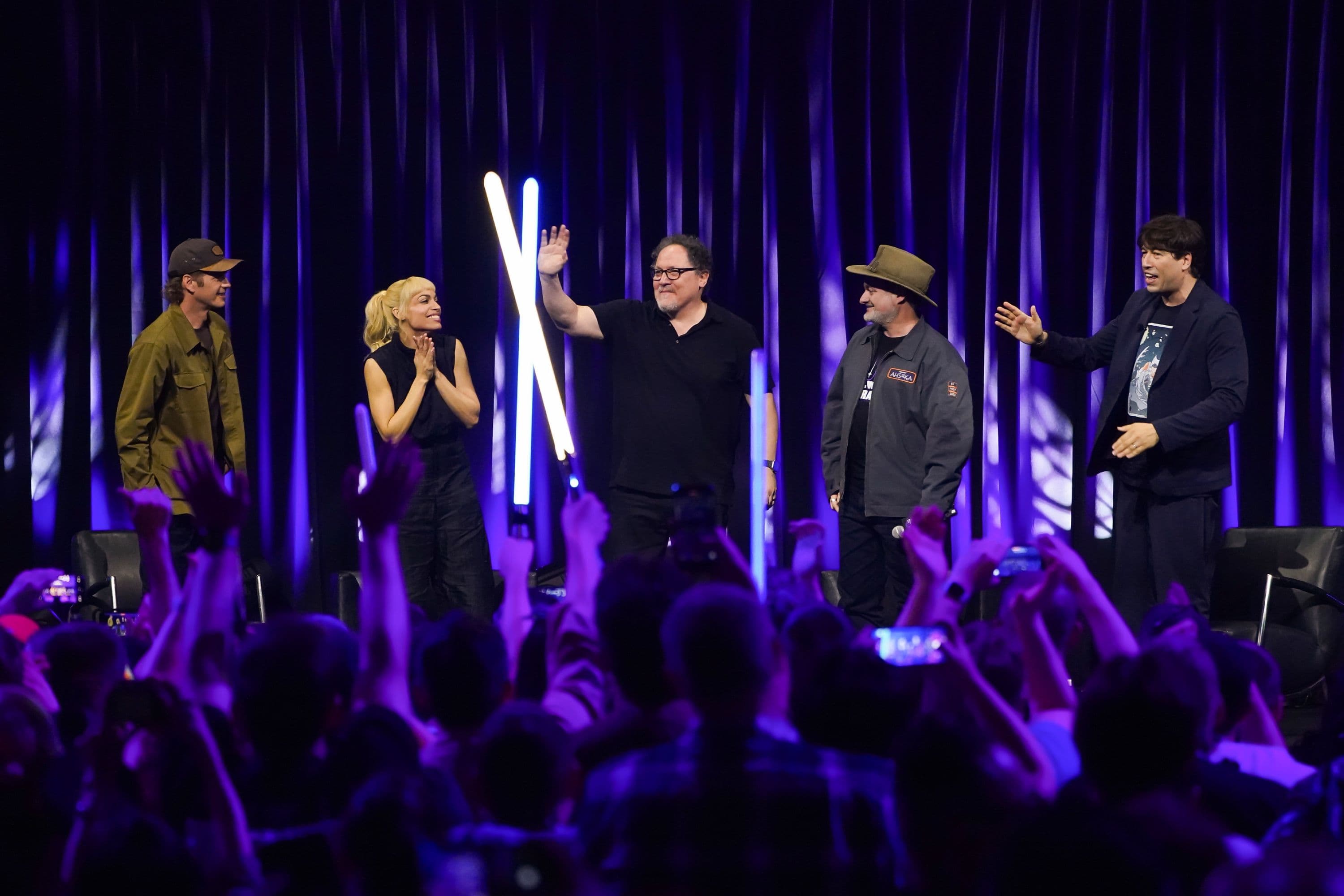 El equipo de 'Ahsoka' durante la Star Wars Celebration