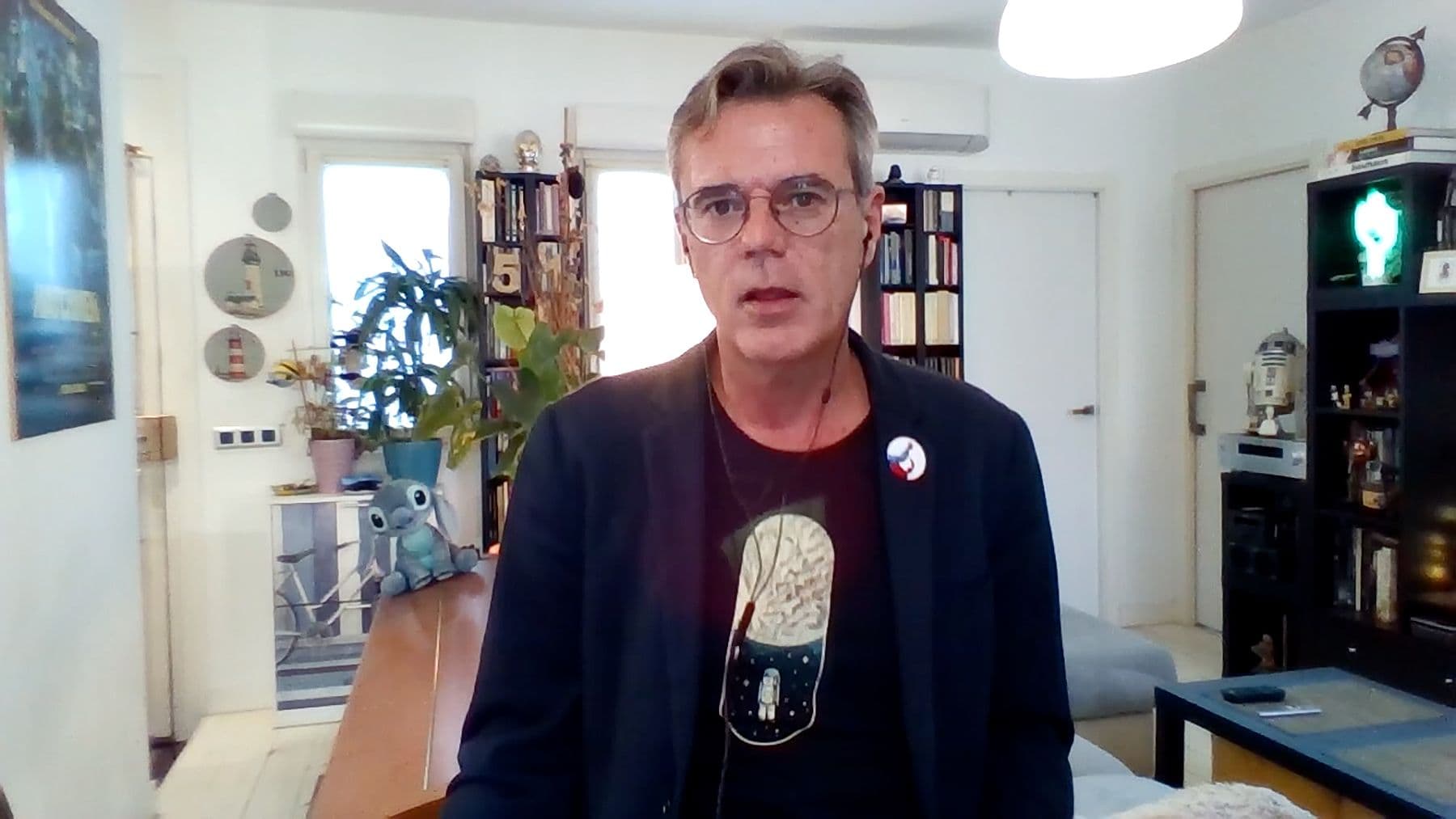 El periodista Pedro Vallín, durante la segunda edición de su video semanal 'La homilía'
