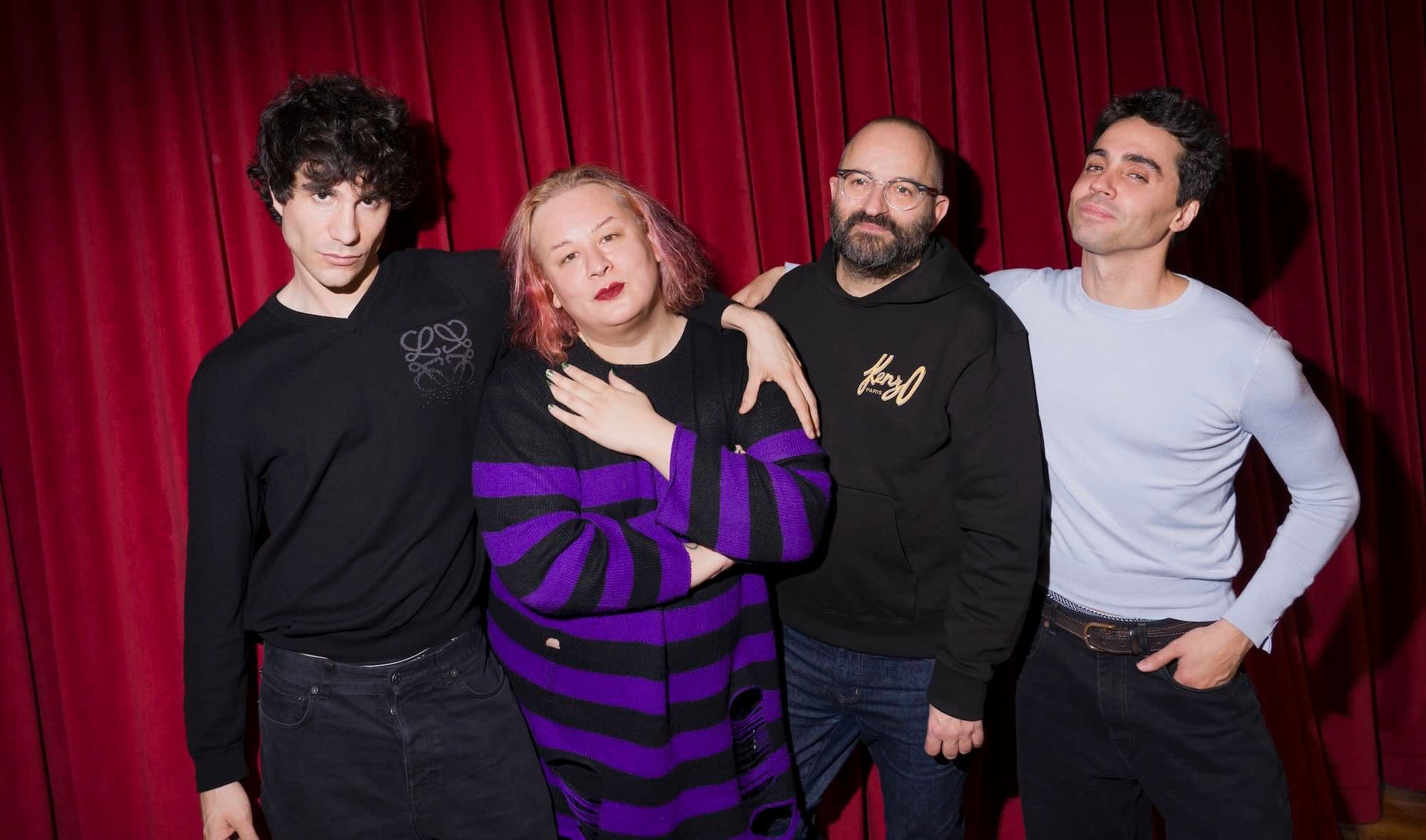 Posado de Javier Ambrossi, Alana S. Portero, Fernando González Molina y Javier Calvo