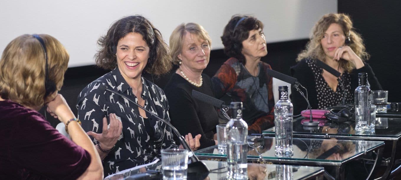 La directora de casting Camilla-Valentine Isola, en el centro de la imagen, en un encuentro en la Academia de Cine