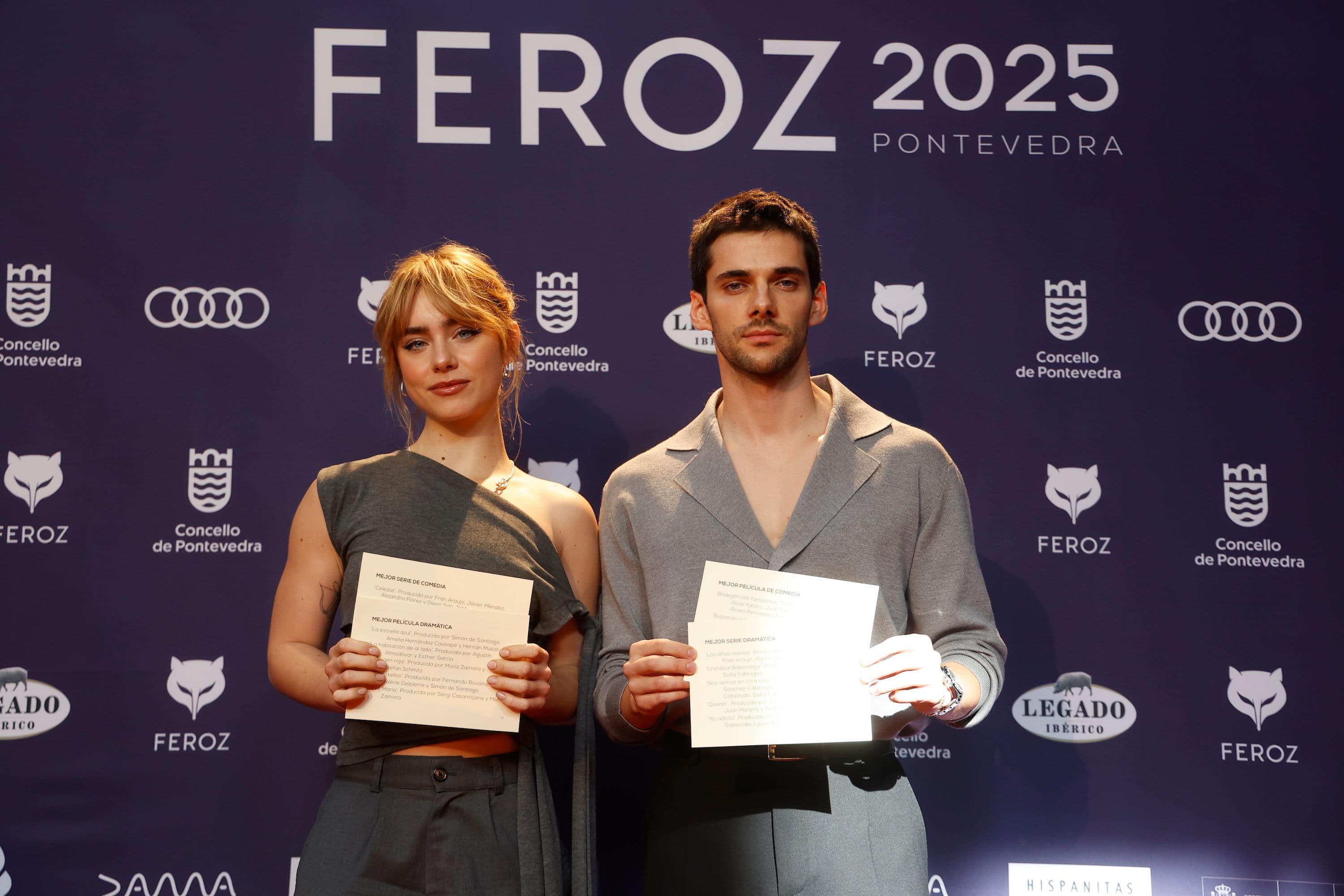 Los actores Clara Galle y Álvaro Rico, tras la lectura de las nominaciones de los Premios Feroz 2025 en Pontevedra