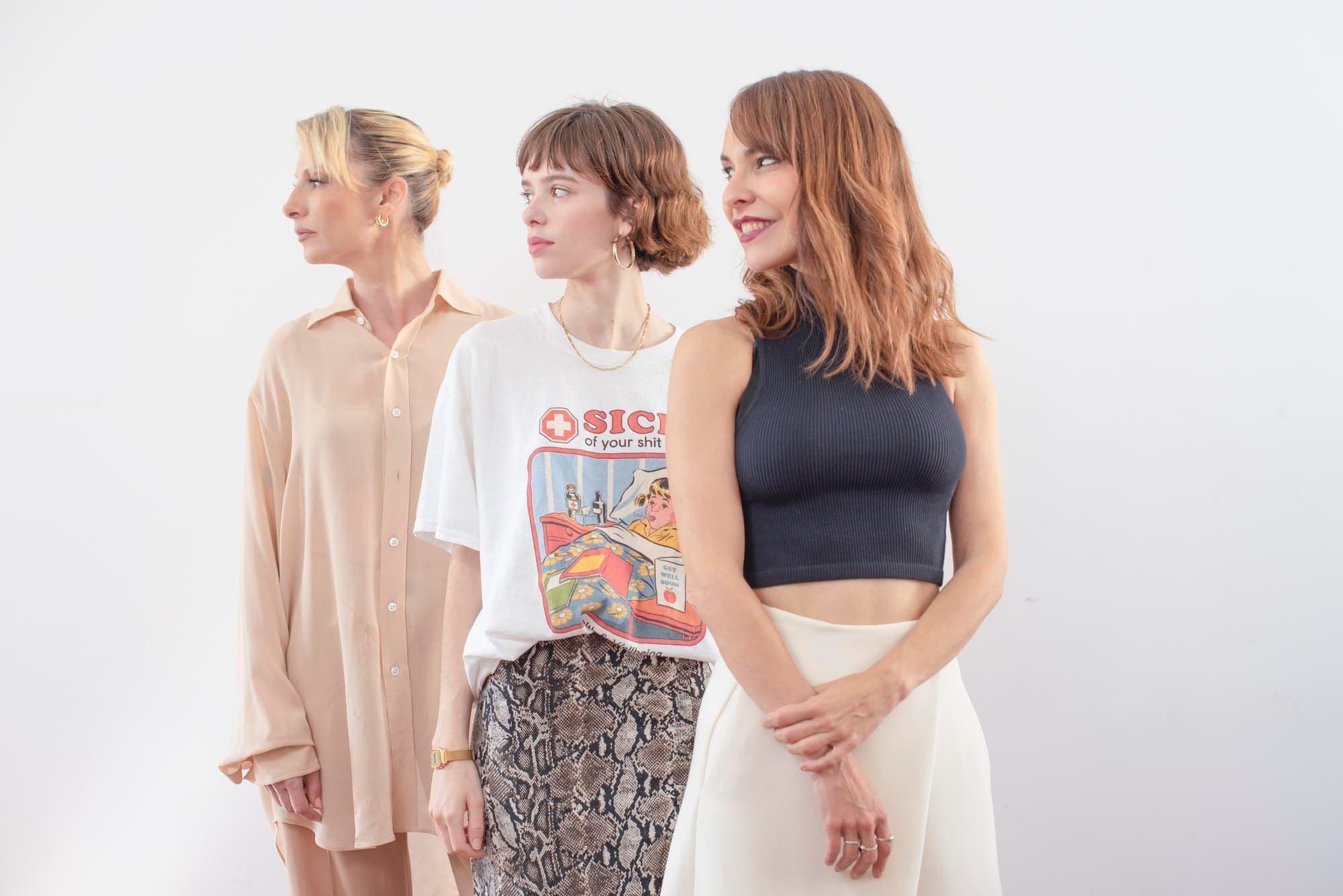 Posado de Najwa Nimri, Alba Planas y Paula Ortiz, protagonistas y directora de 'La virgen roja'