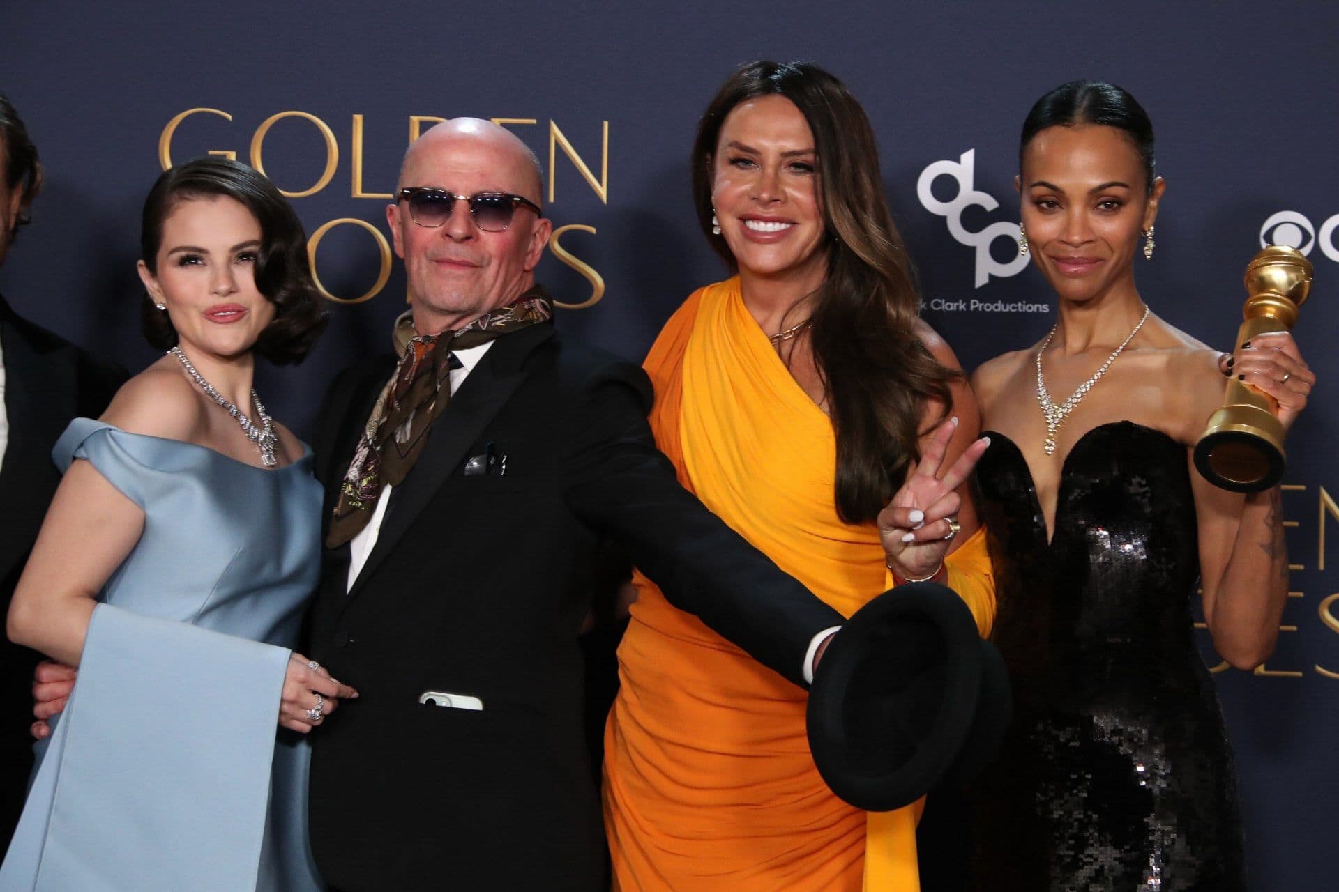 Selena Gomez, Jacques Audiard, Karla Sofía Gascón y Zoe Saldaña celebran la victoria de 'Emilia Pérez' en los Globos de Oro