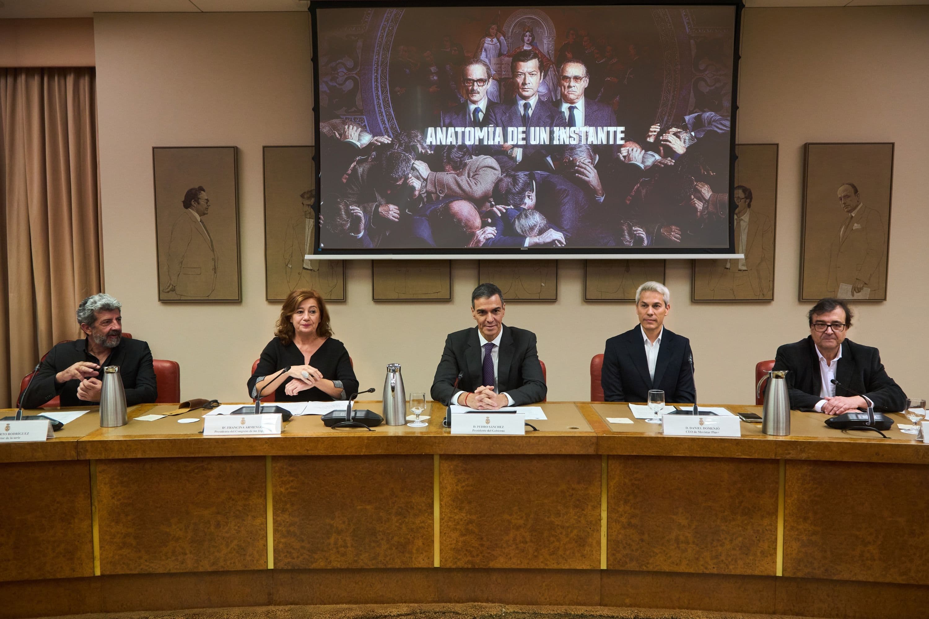 Alberto Rodríguez, Francina Armengol, Pedro Sánchez, Daniel Domenjó y Javier Cercas, en el Congreso de los Diputados presentando 'Anatomía de un instante'