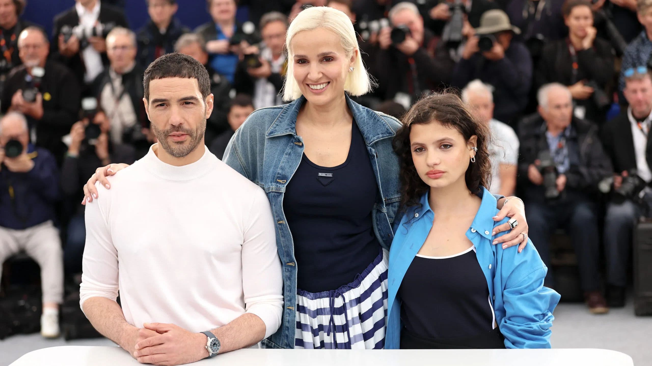Mélissa Boros, Julia Ducournau y Tahar Rahim presentan 'Alpha' durante el Festival de Cannes 2025