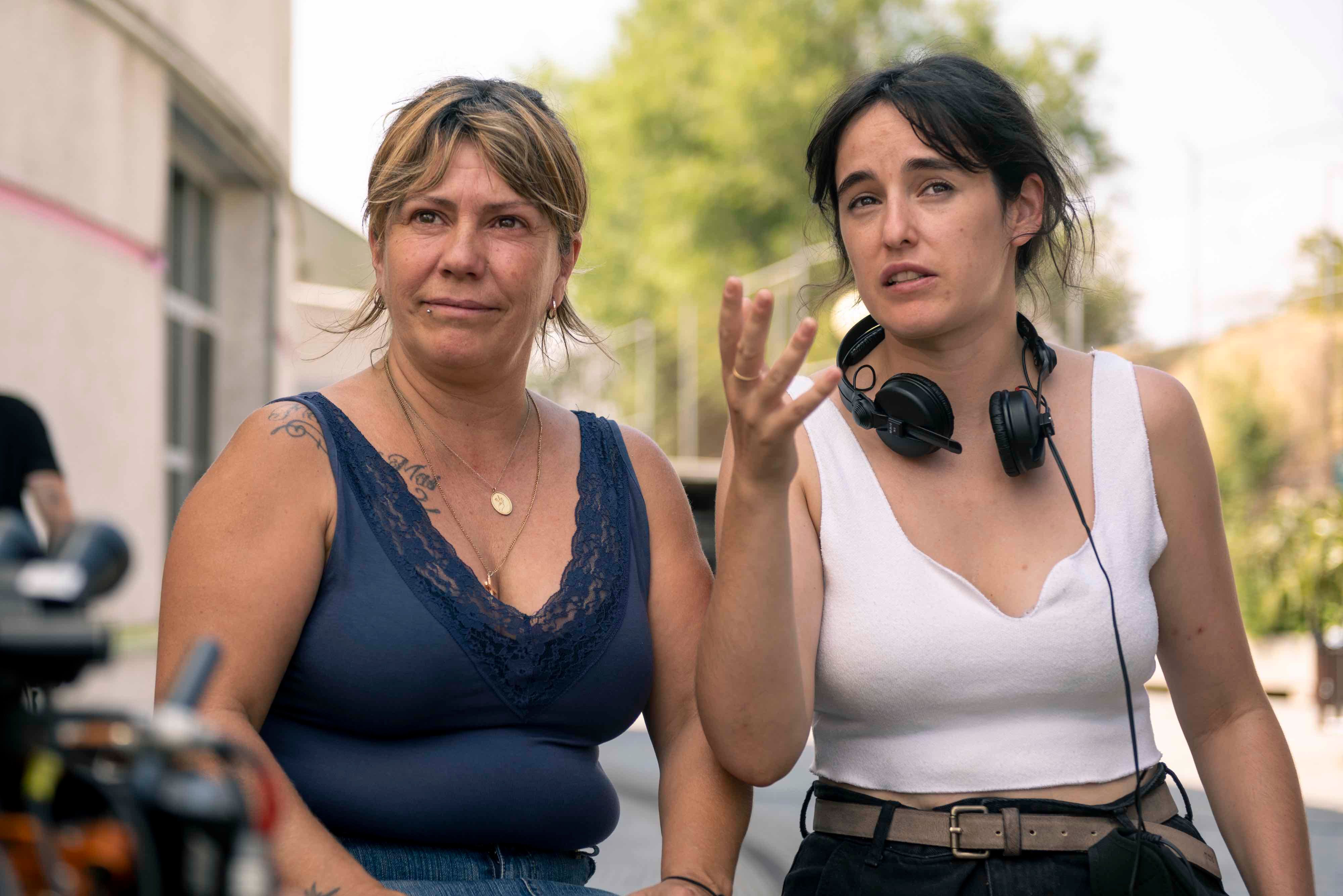 La directora Claudia Costafreda, en el rodaje de 'Cardo'