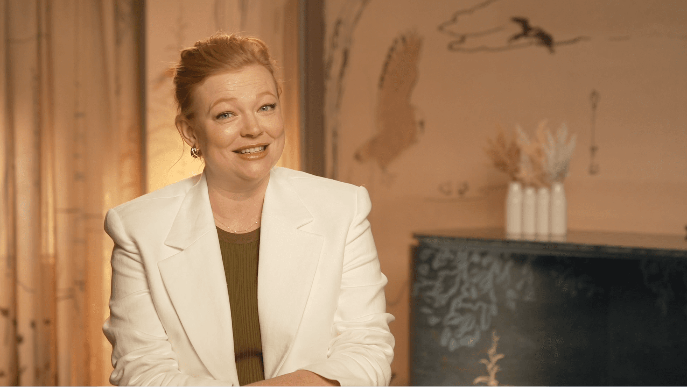 La actriz Sarah Snook, una de las protagonistas de la serie 'Succession', durante su entrevista con Kinótico
