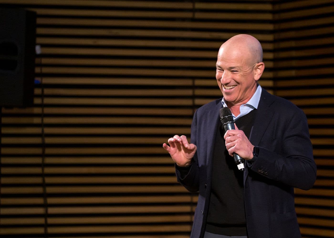 Howard Gordon durante la Masterclass organizada por Alma y AXN en Madrid