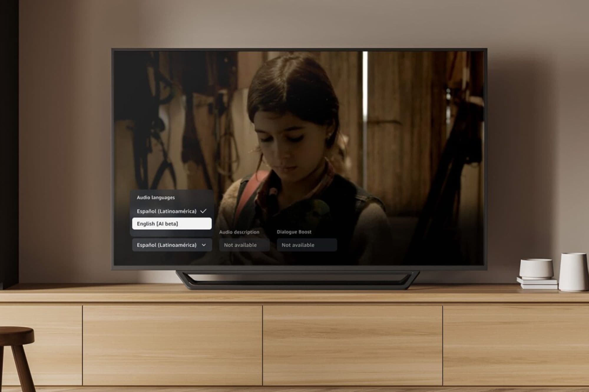 Imagen de recurso de un televisor mostrando la opción de doblaje generado por IA en Prime Video