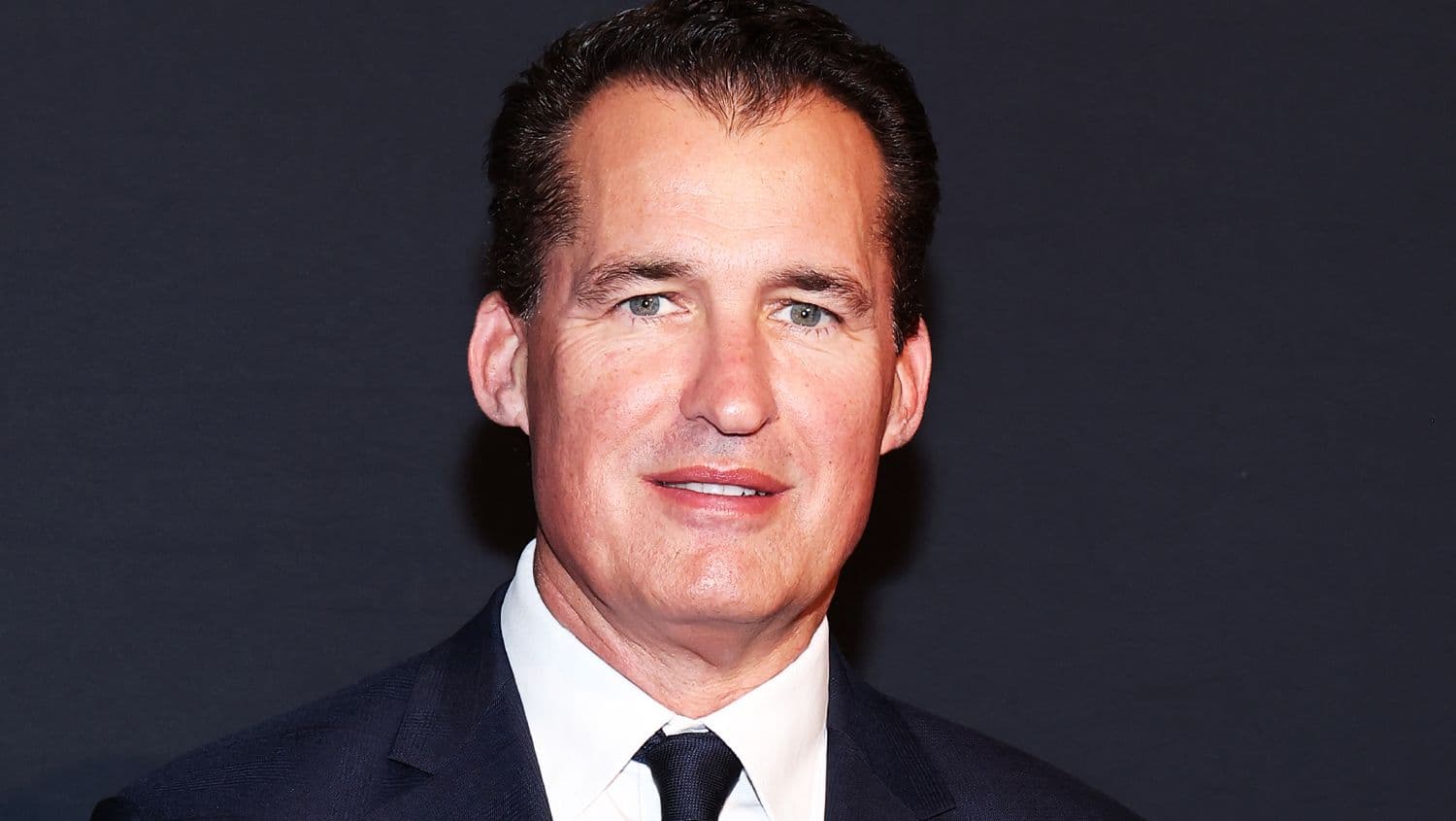 Posado de Scott Stuber, productor y ejecutivo