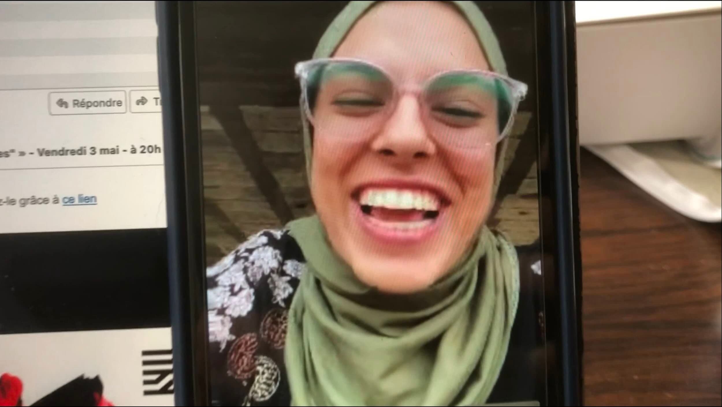 Fotograma de 'Put your soul on your hand and walk', documental de Sepideh Farsi sobre Fatima Hassouna