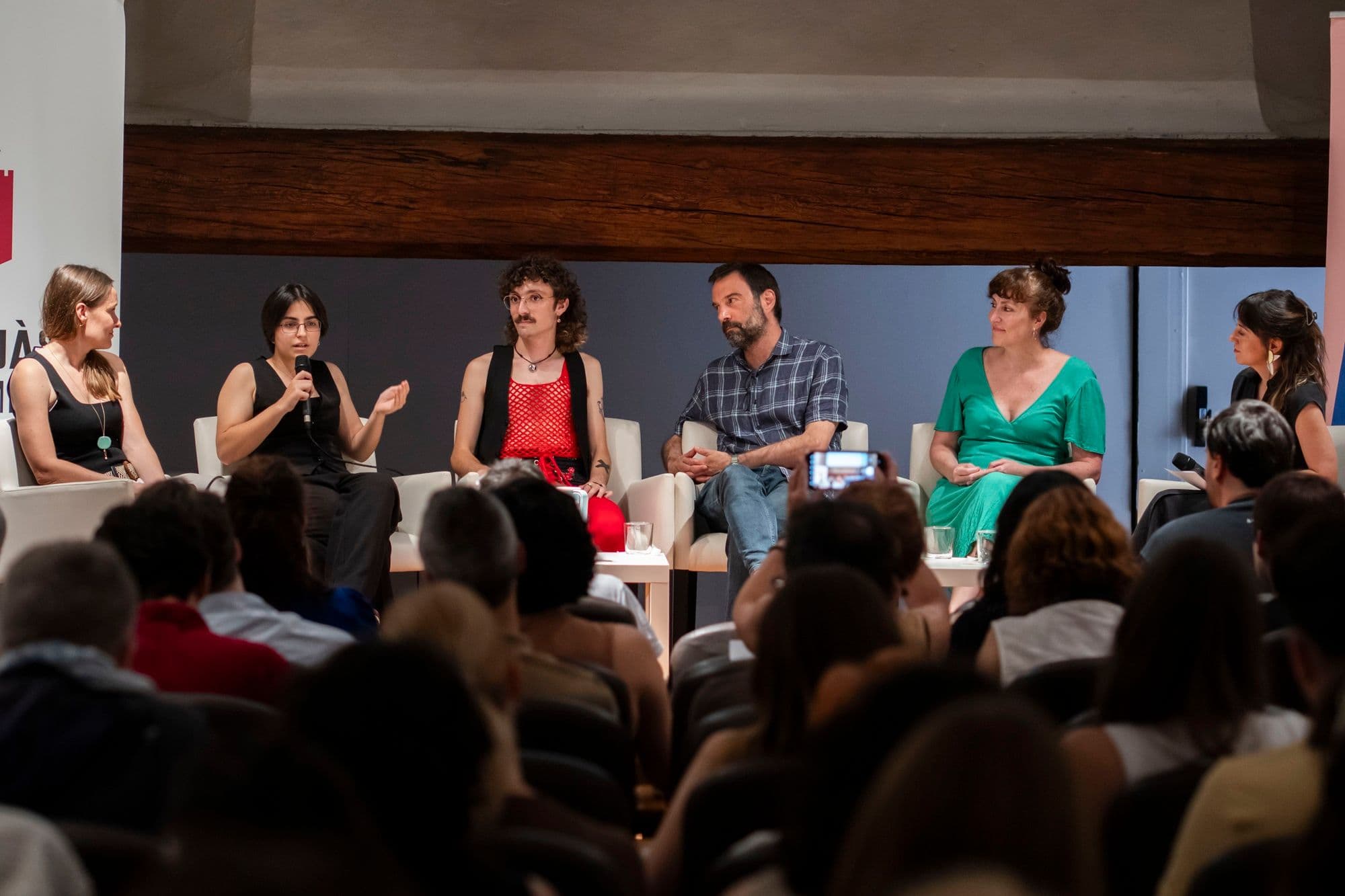 Fotografía de la presentación de Las capas de la memoria celebrado en el castillo de Alaquàs