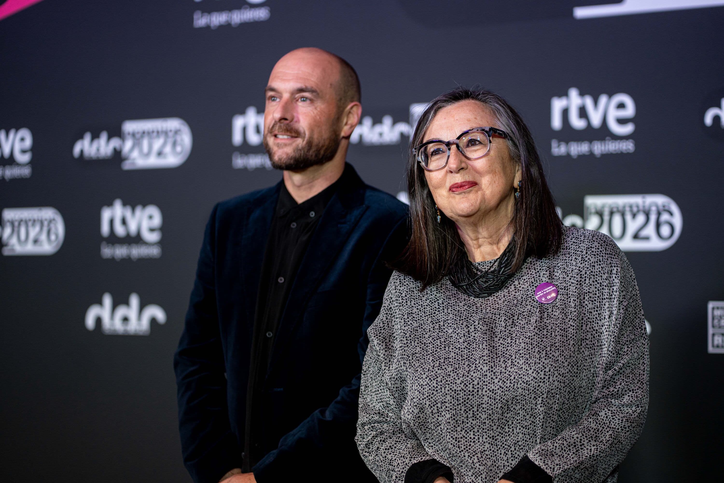 El director Alberto Vázquez y la productora Chelo Loureiro posan en la alfombra roja de los Premios Días de Cine