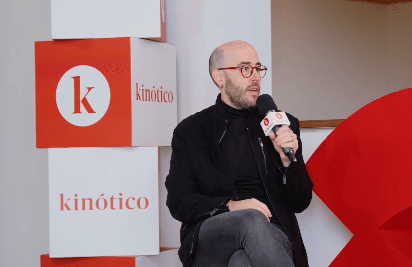 Millán Vázquez-Ortiz en el set de Kinótico en la Seminci de Valladolid 2025