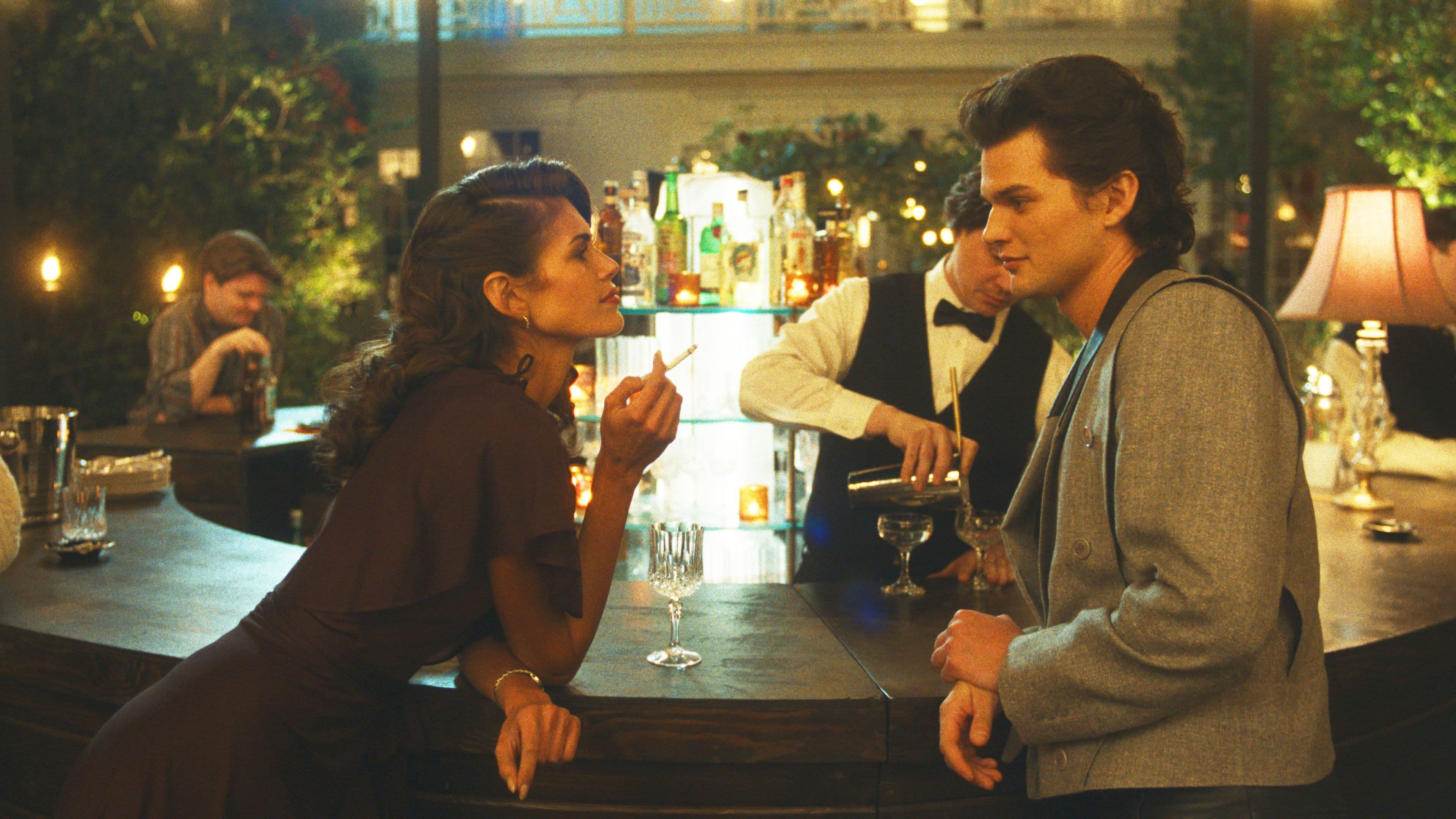 Fotograma de 'The Shards' la serie de Ryan Murphy con Kaia Gerber como Susan Reynolds y Homer Gere como Robert Mallory