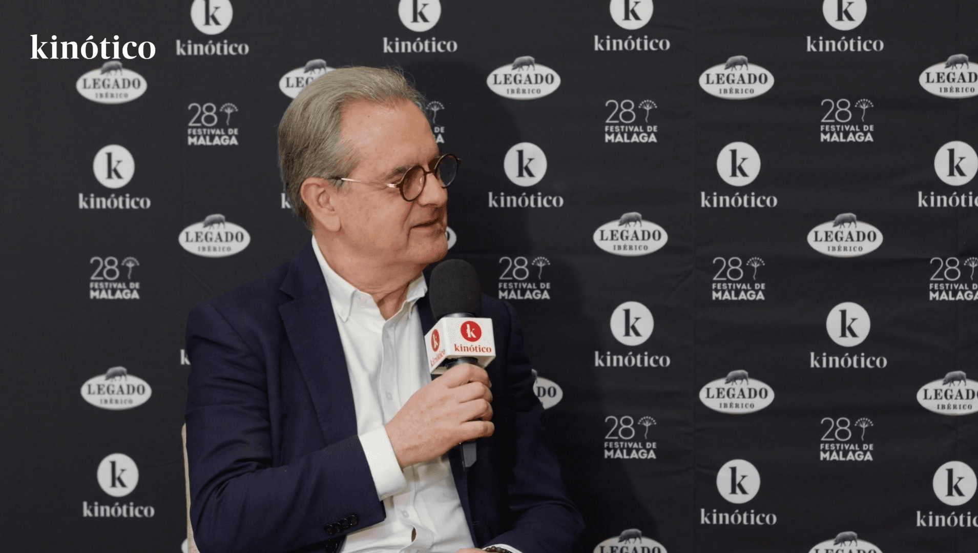Juan Antonio Vigar, director del Festival de Málaga, en el set audiovisual de Kinótico en el certamen