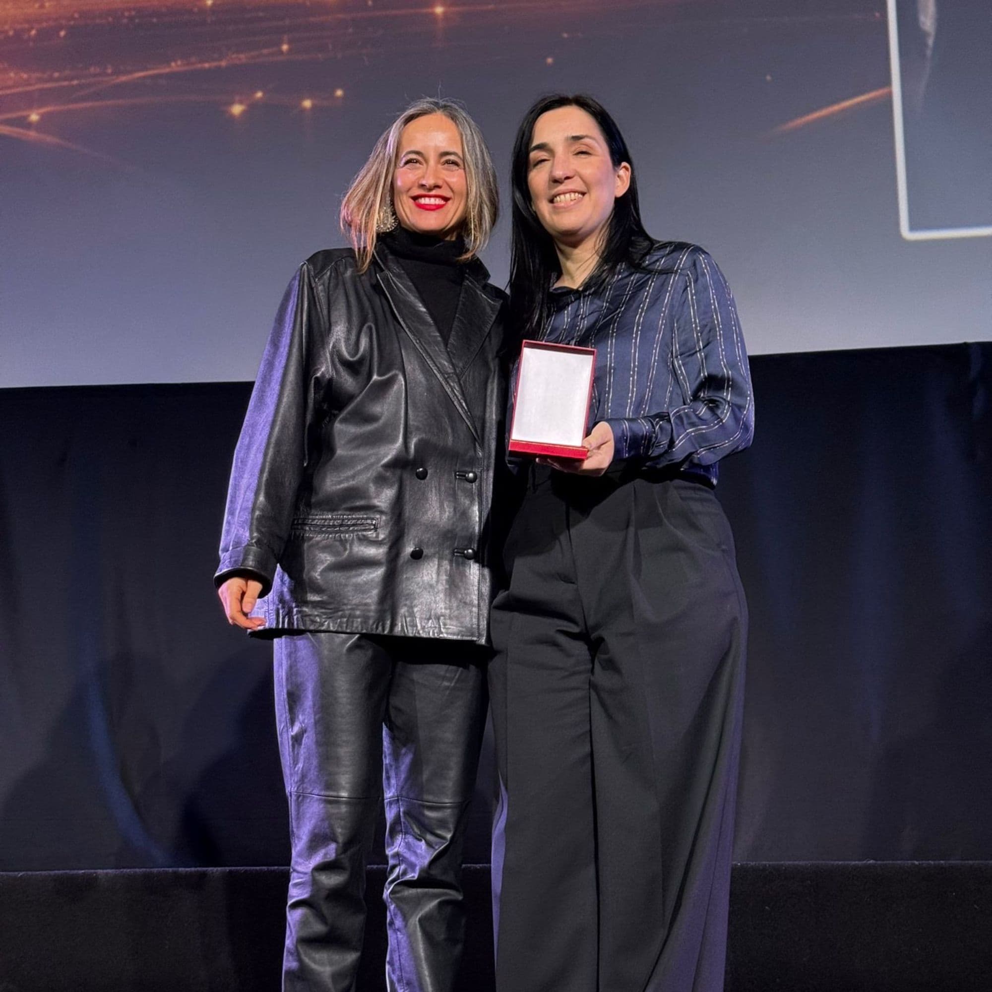 Alauda Ruiz de Azúa recoge una de las seis Medallas del Círculo de Escritores Cinematográficos ganadas por 'Los domingos'
