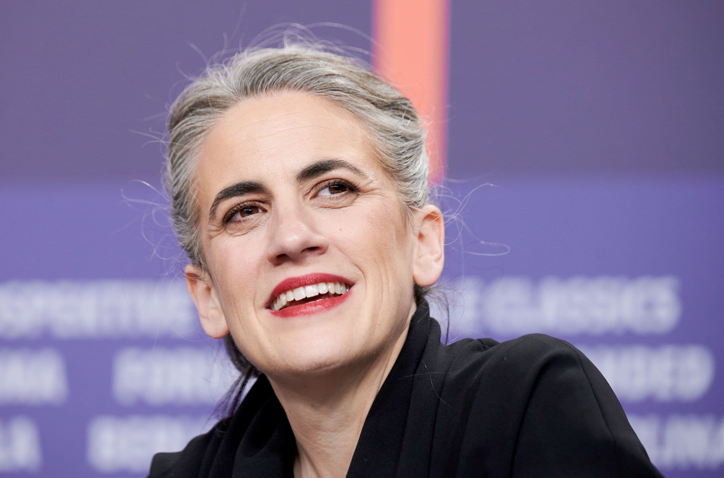 Lara Izaguirre en la rueda de prensa de ganadores de la Berlinale 2023 como productora de '20.000 especies de abejas'