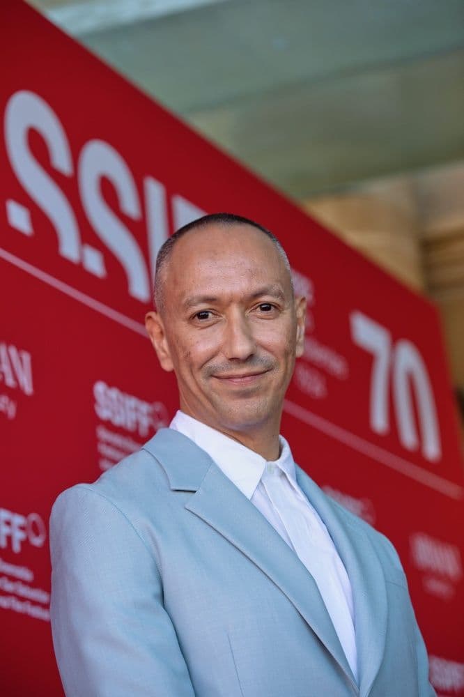 Oliver Hermanus presentó 'Living' en San Sebastián