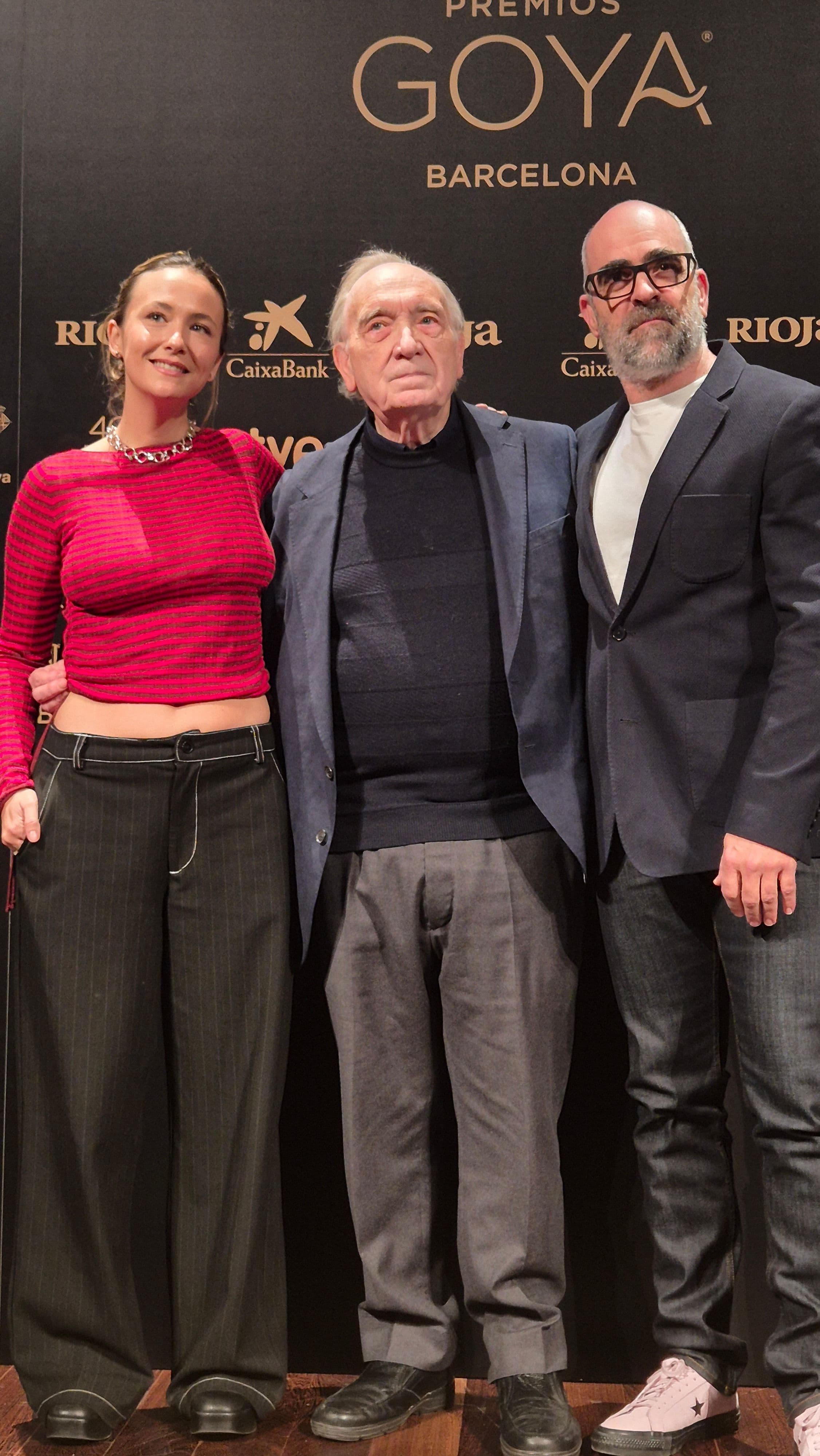 Rigoberta Bandini, Fernando Méndez Leite y Luis Tosar, durante el anuncio de presentadores de los Premios Goya 2026