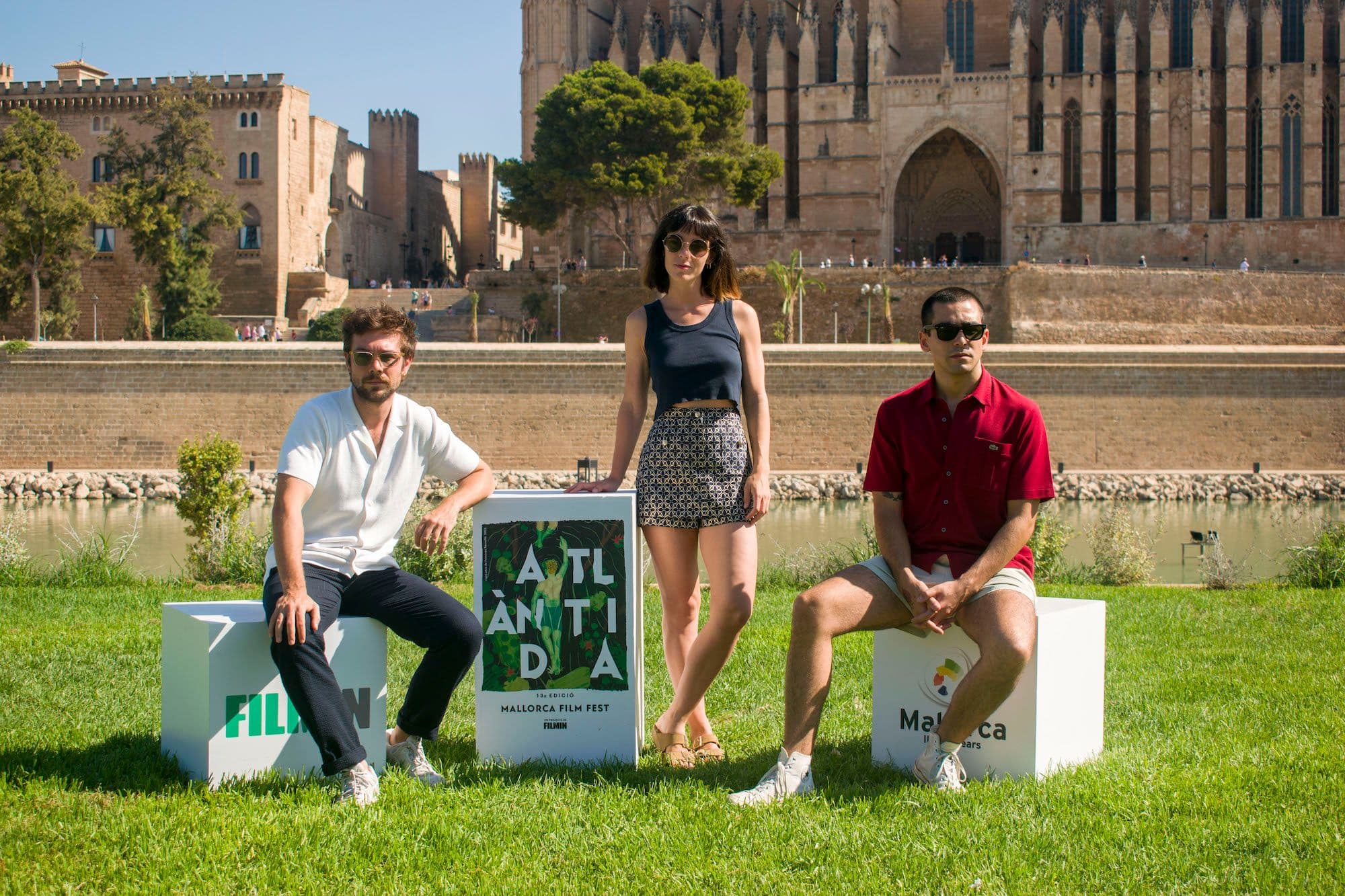 Los actores Carlos Cuevas, Vicky Luengo y Omar Ayuso, en el photocall del Atlàntida Mallorca Film Fest