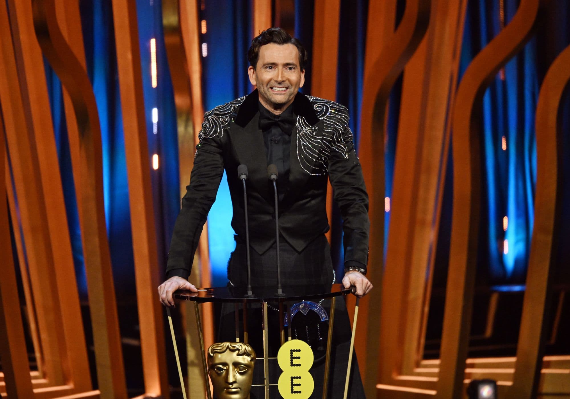 Fotografía del actor David Tennant presentando los BAFTA 2024