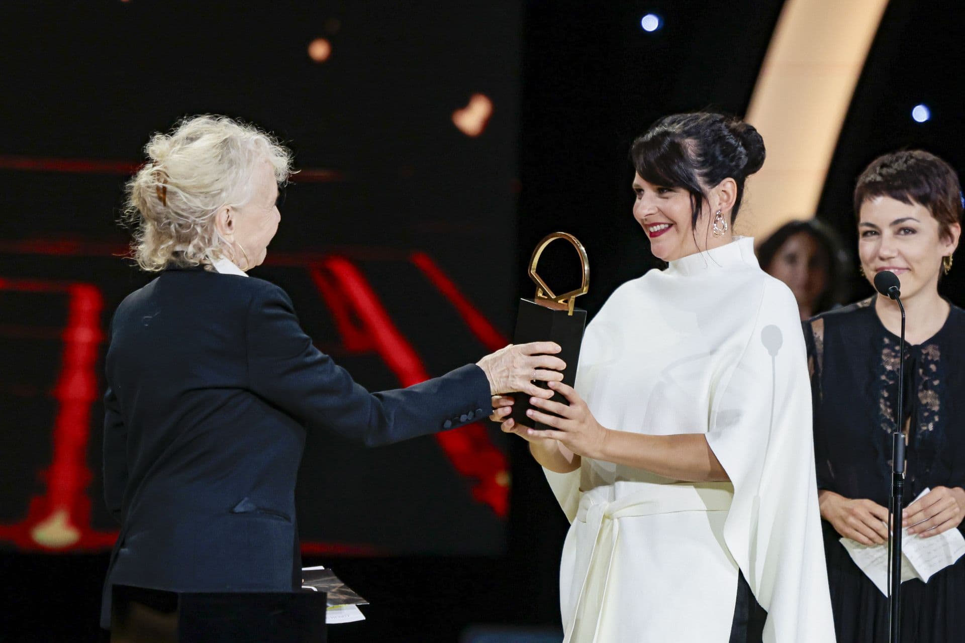 Jaione Camborda ganó la Concha de Oro del Festival de San Sebastián por 'O corno', su segunda película