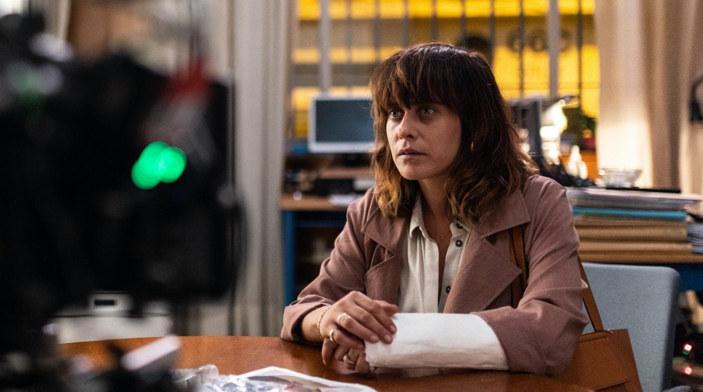 La actriz María León, durante el rodaje de la miniserie 'El hijo zurdo'