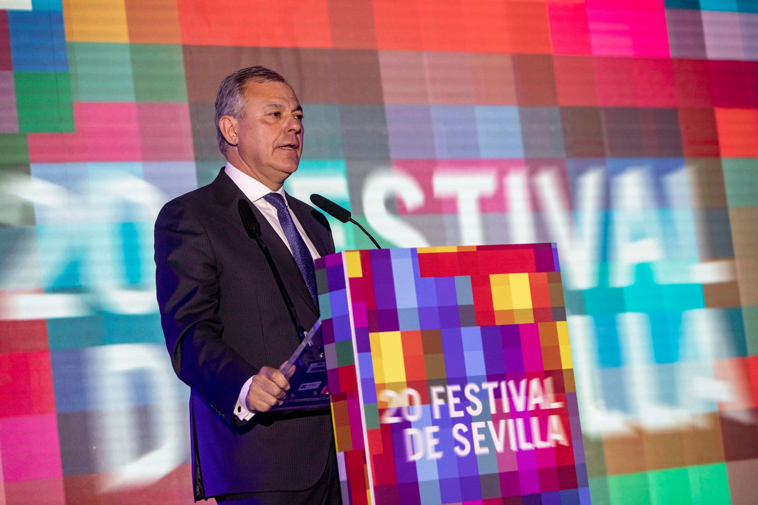 El alcalde de Sevilla, José Luis Sanz, en la gala de inauguración del 20 Festival de Cine Europeo