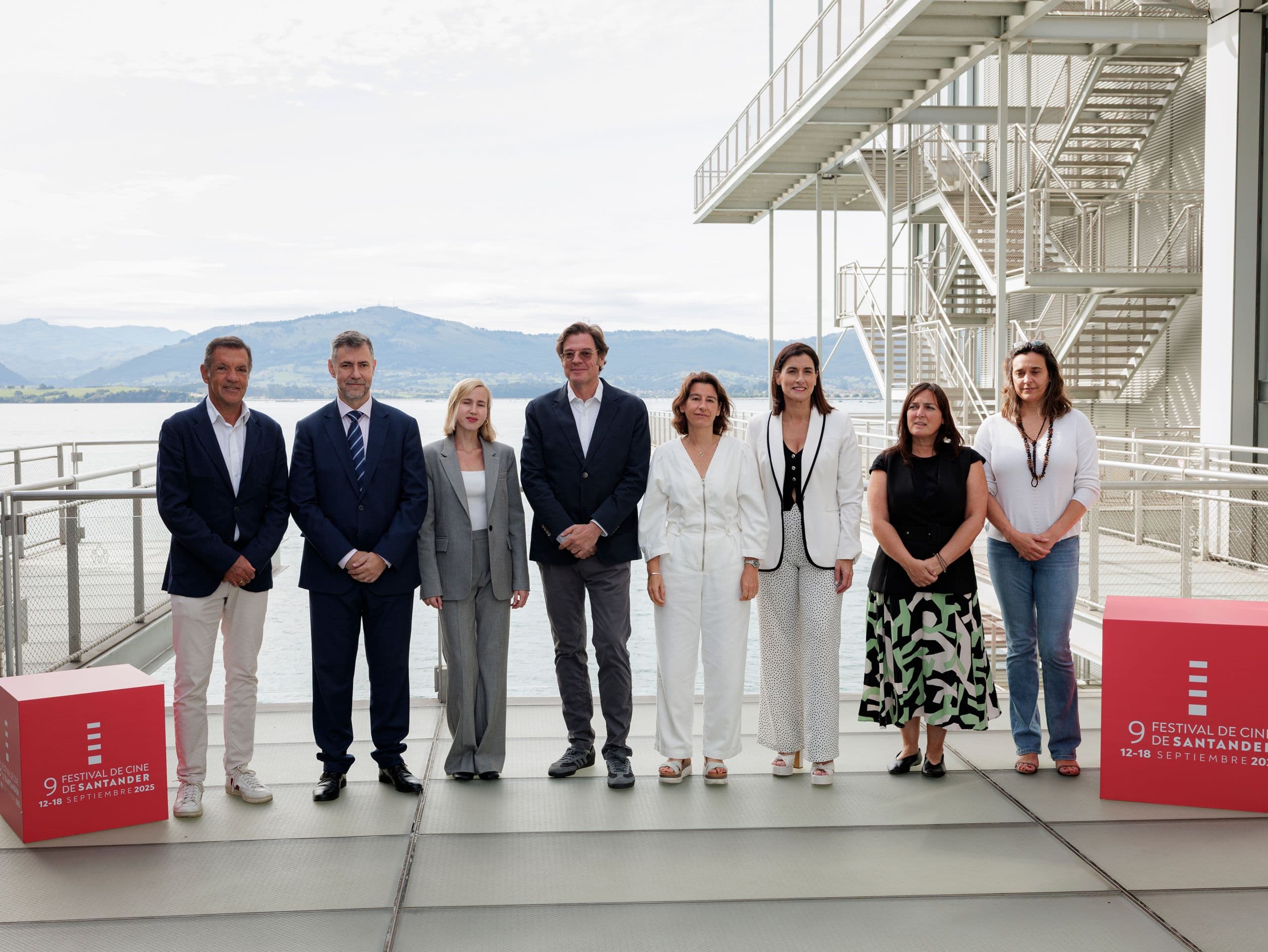 Fátima Sánchez, Álvaro Longoria, Júlia Olmo, Gema Igual, Noemí Méndez, Luis Venancio Martínez Abad y Pedro Ruiz en la presentación del programa de la IX edición del Festival de Santander