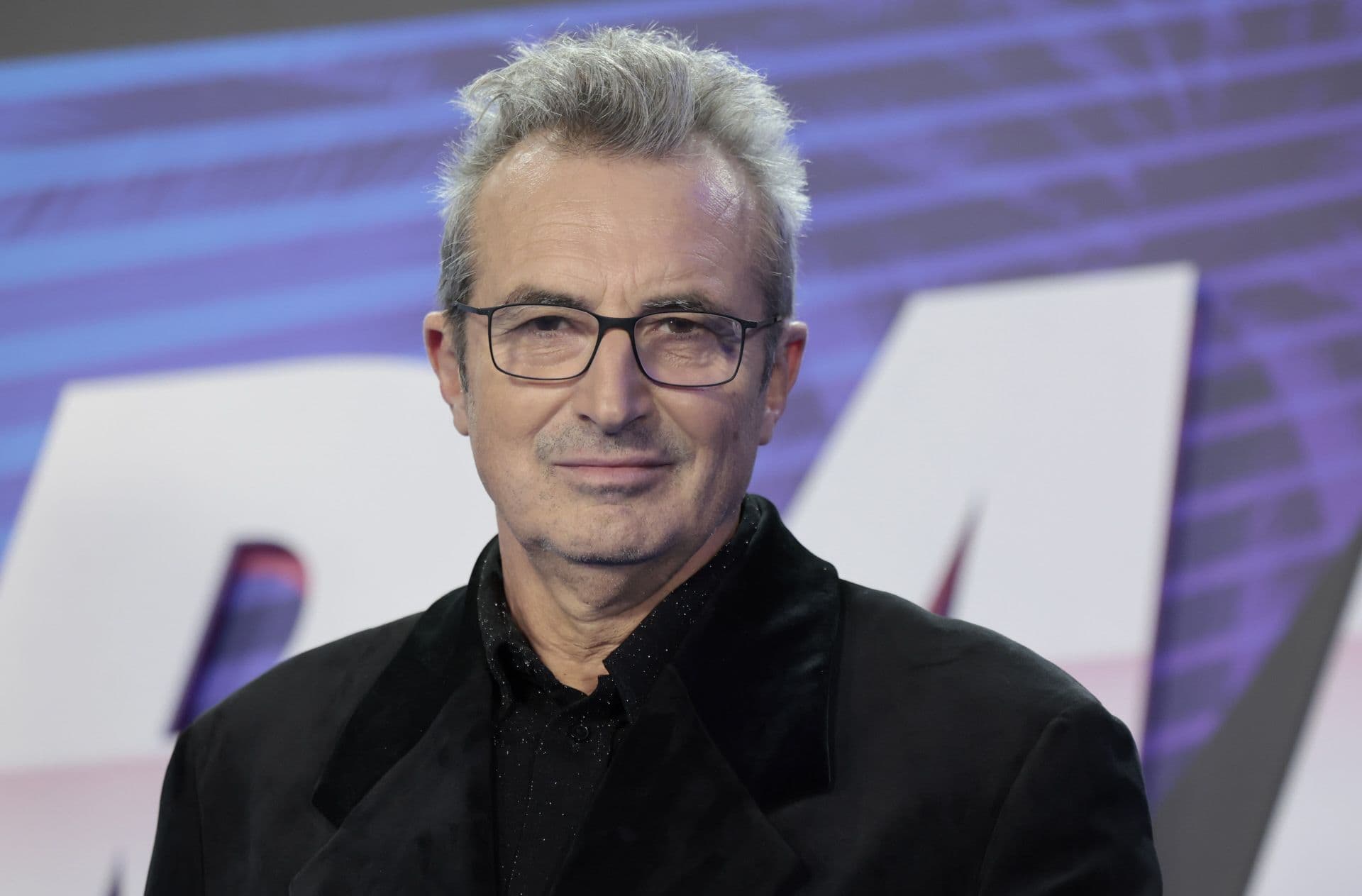 Mariano Barroso posa en el photocall de presentación de 'Los Farad' en Madrid, el 5 de diciembre de 2023