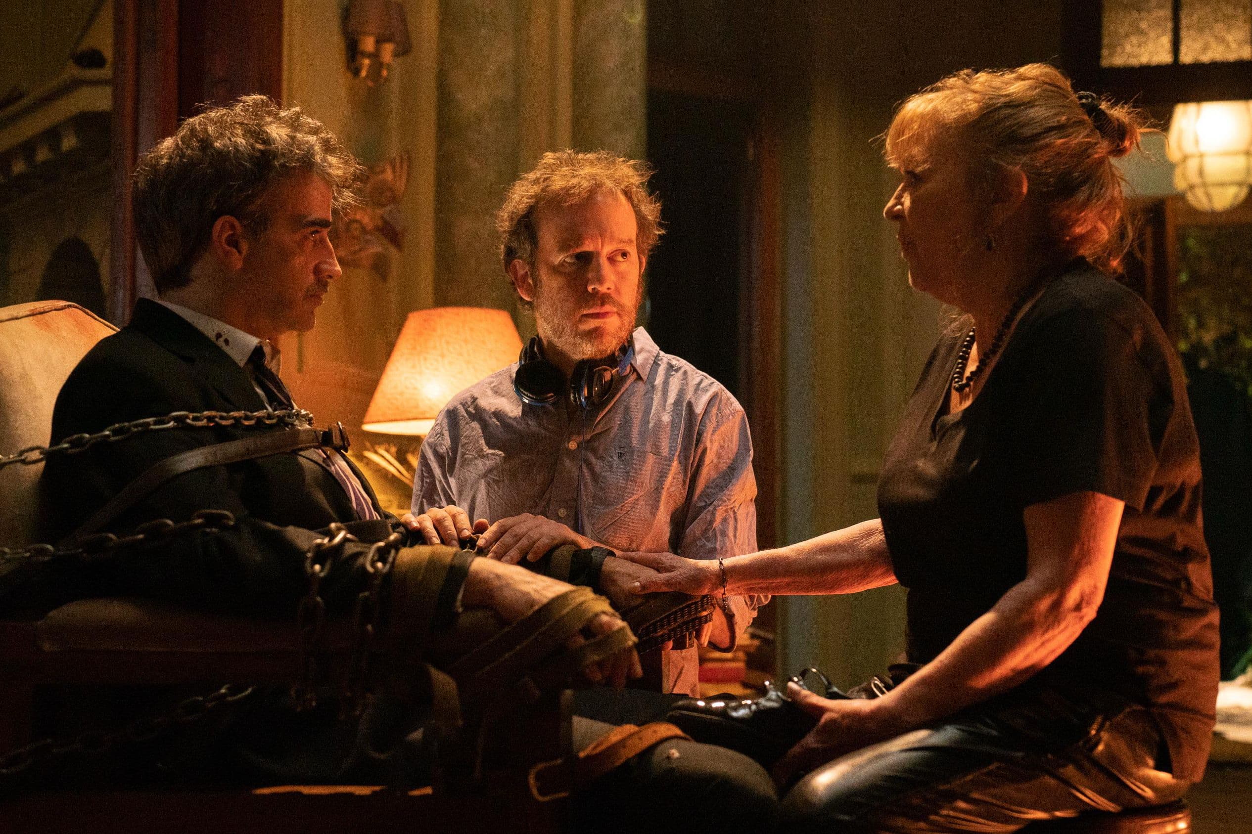El director Martín Mauregui y los actores Carmen Maura y Daniel Hendler durante el rodaje de 'Vieja loca'