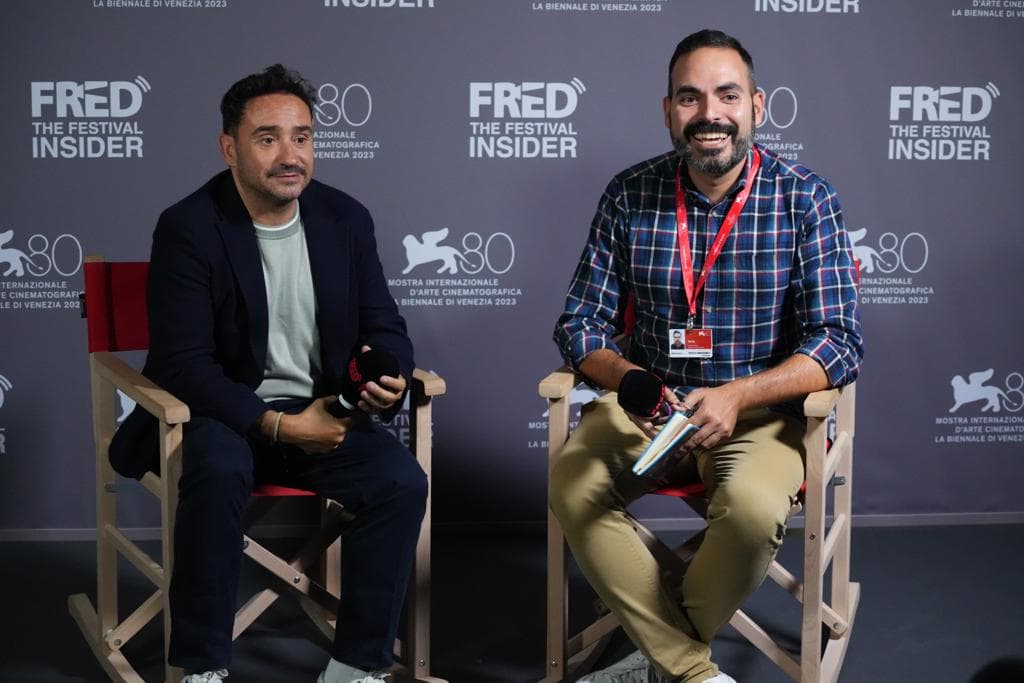 J.A. Bayona y David Martos durante su entrevista en el Festival de Venecia