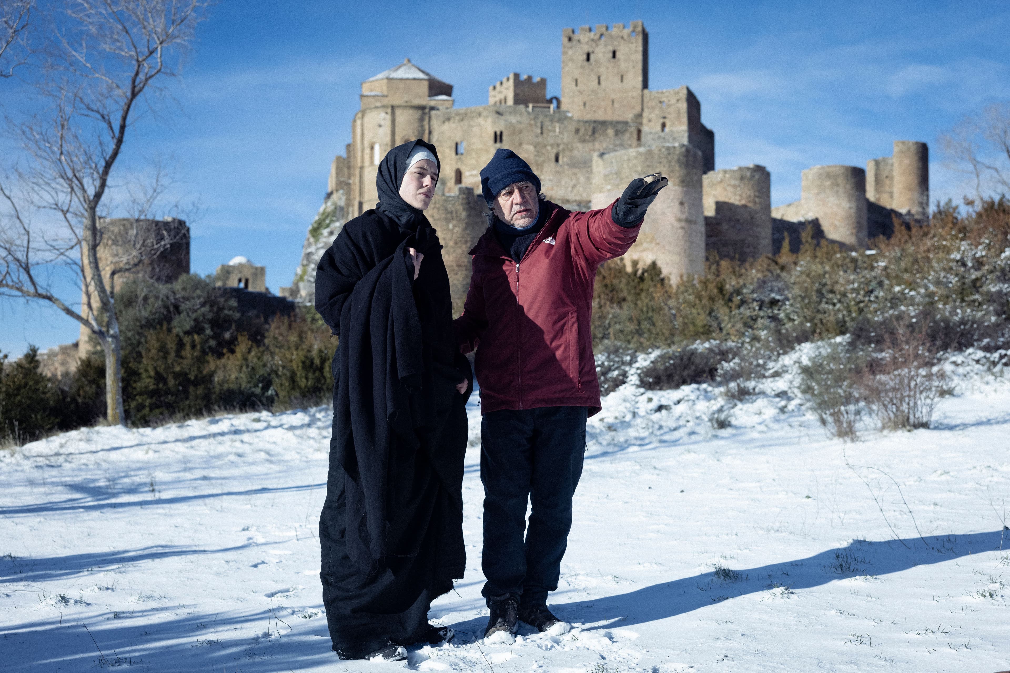 Antonio Chavarrías y Daniela Brown en el rodaje de 'La Abadesa'