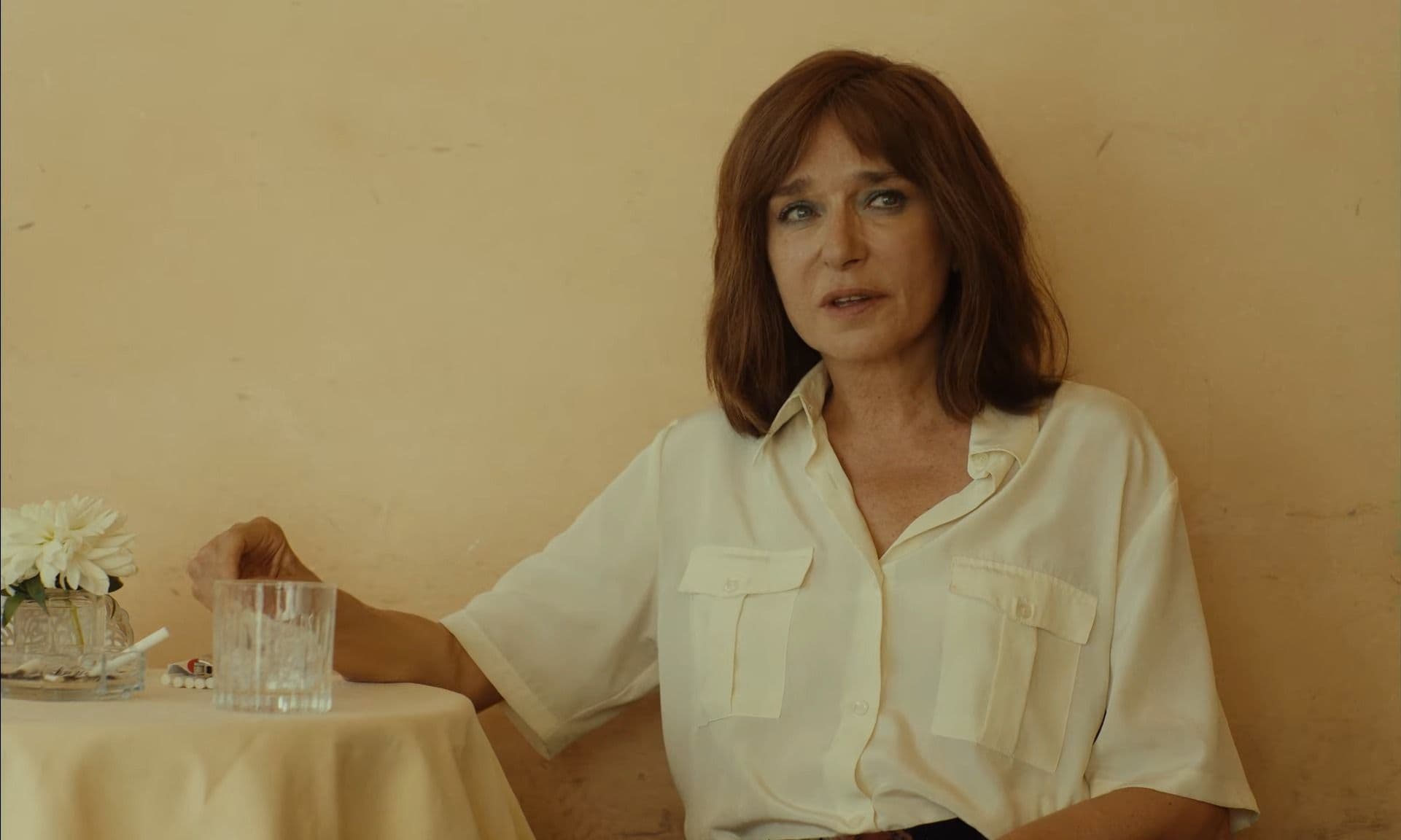 La actriz Valeria Golino en un fotograma de 'La vida fuera', de Mario Martone