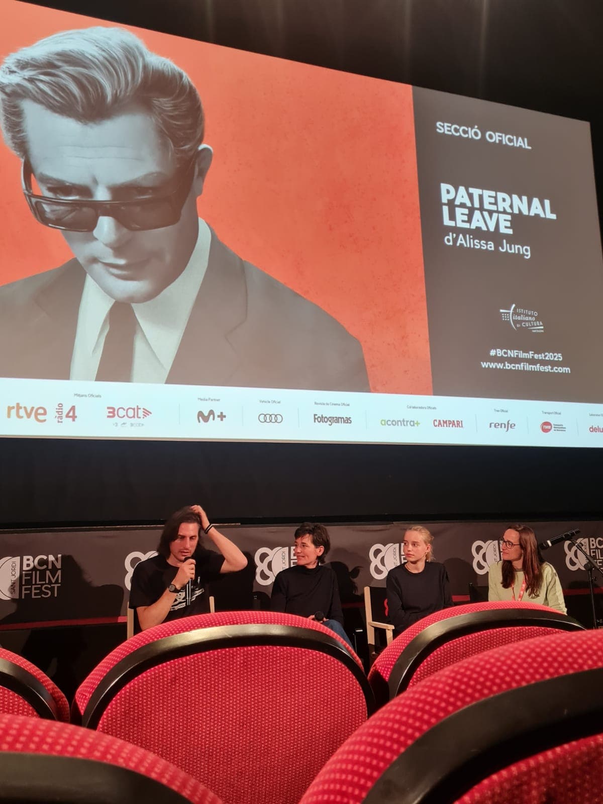 Luca Marinelli, Alissa Jung y Juli Grabenhenrich en la proyección de 'Paternal leave' del BCN Film Fest posterior al apagón en toda España