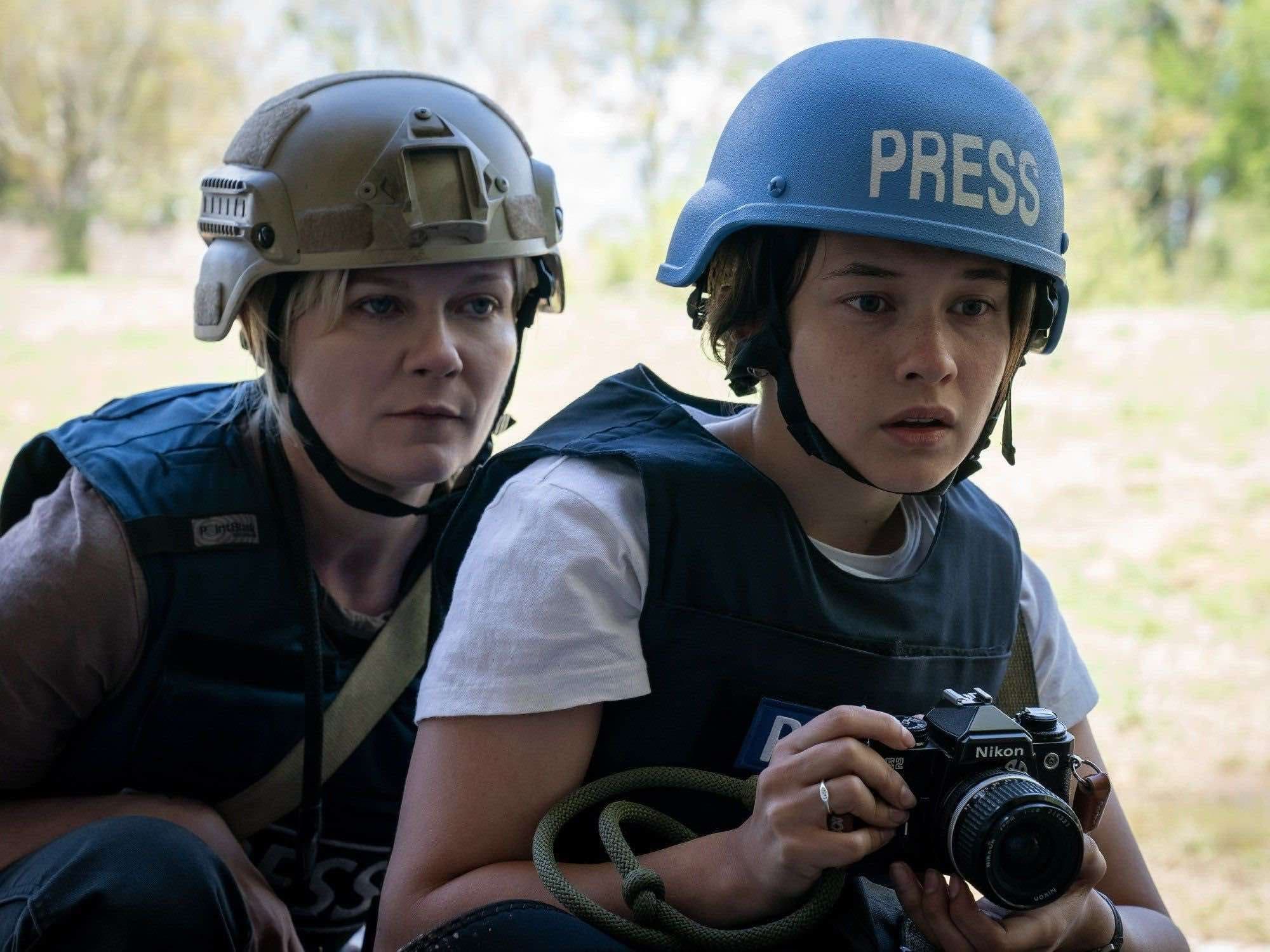 Fotograma de 'Civil War', película de Alex Garland protagonizada por Kirsten Dunst y Cailee Spaeny