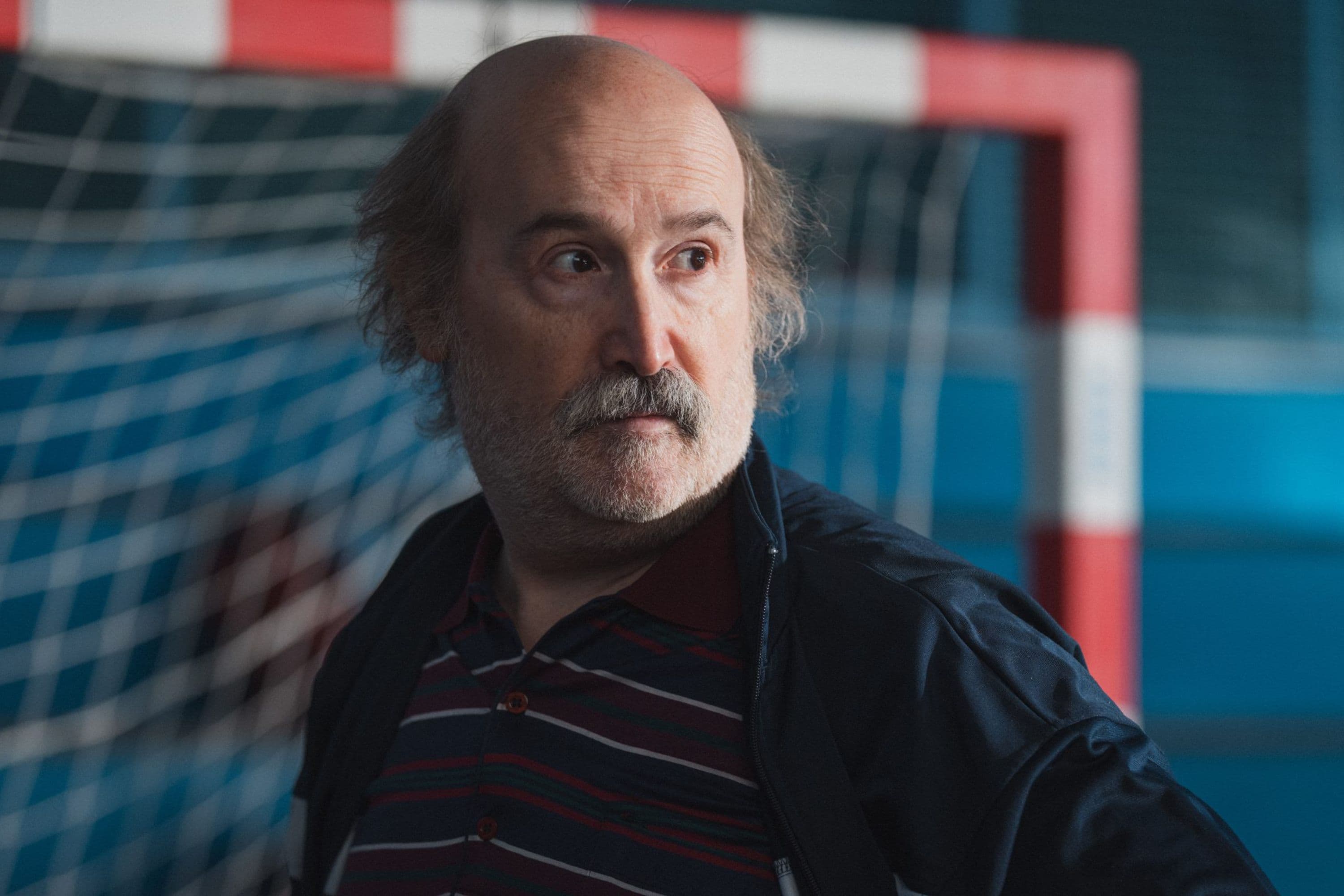 El actor Javier Cámara en un fotograma de la serie 'Yakarta', de Diego San José para Movistar Plus