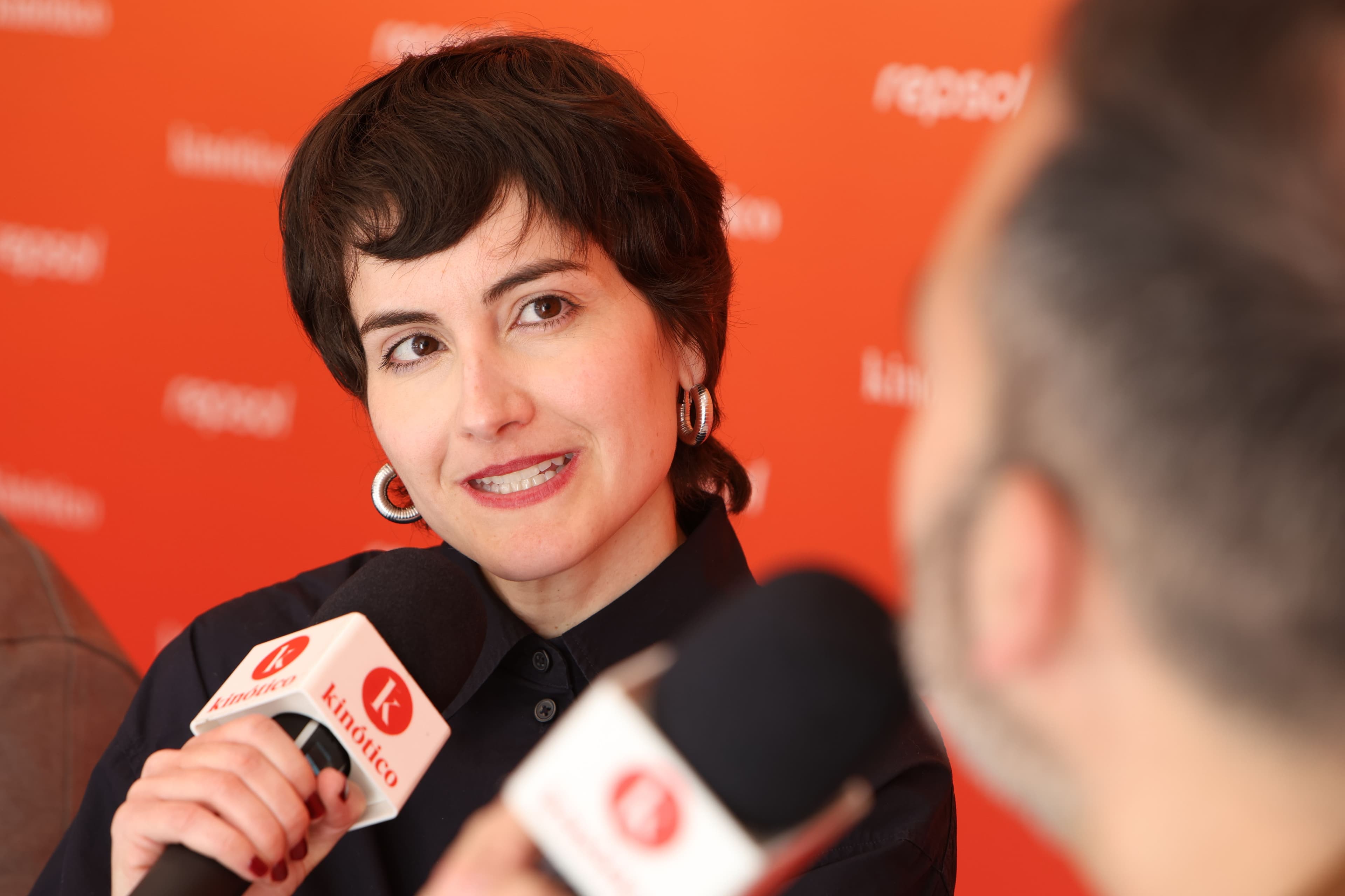 Marta Matute en el set de Kinótico del Festival de Málaga, durante una entrevista por su película 'Yo no moriré de amor'