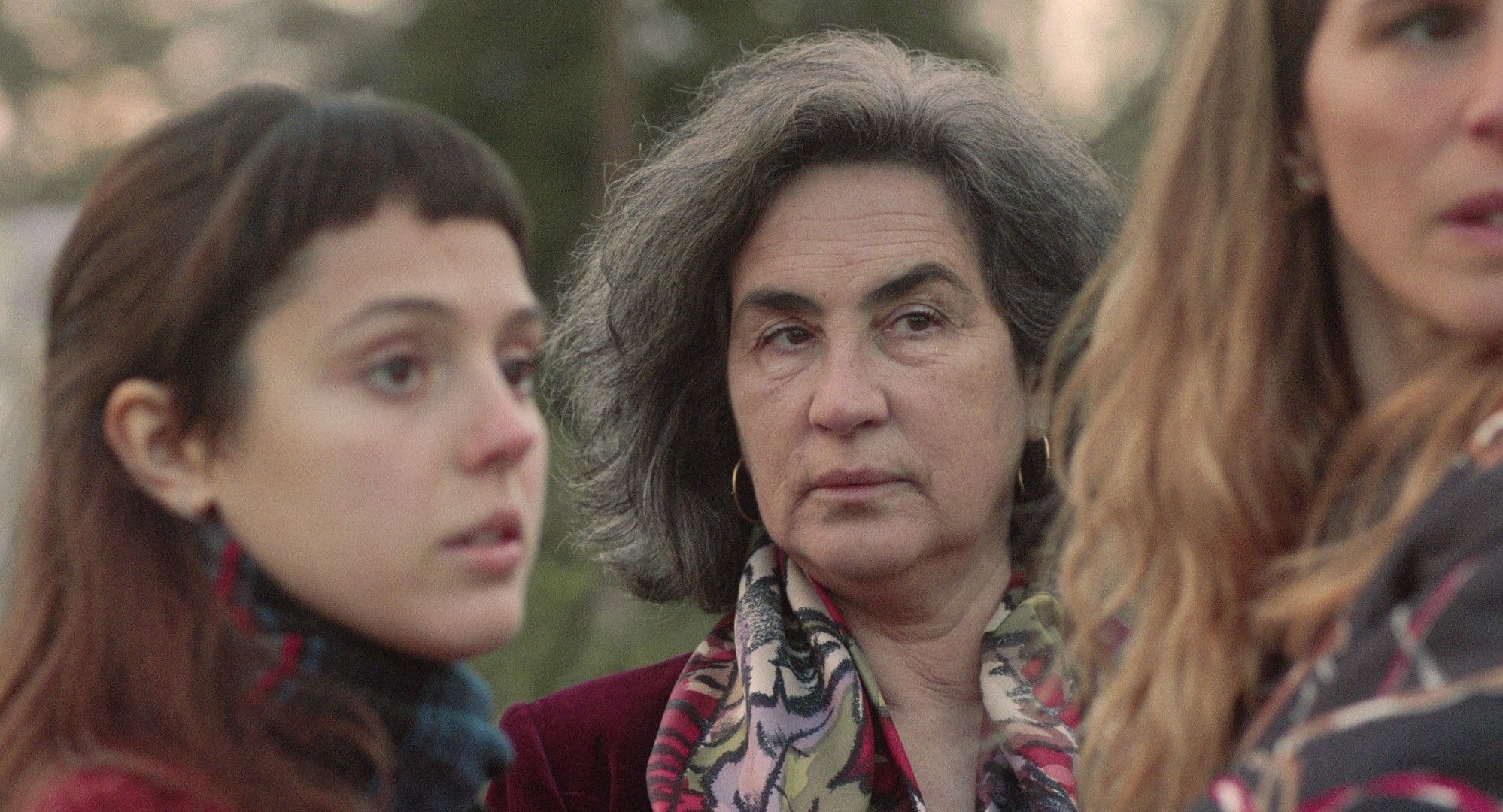 La actriz portuguesa Rita Blanco -en el centro- en una imagen promocional de la película 'Mal viver'