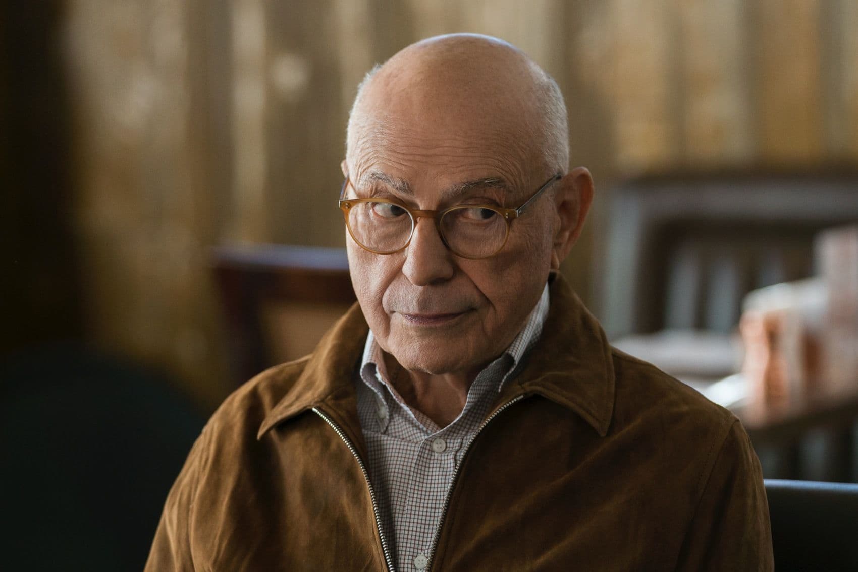 Alan Arkin, en un fotograma de la serie de Netflix, 'El método Kominsky'.