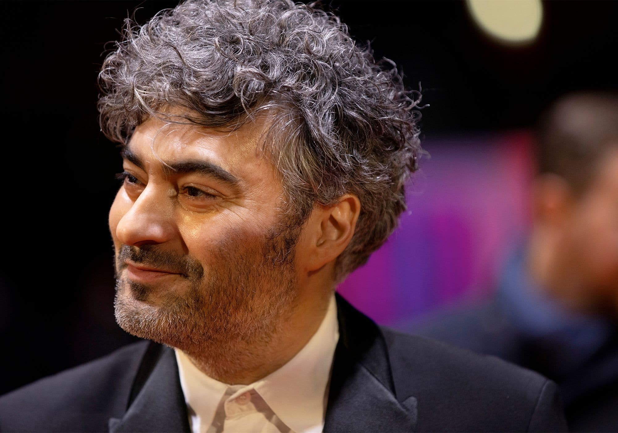 Fotografía del director italiano Giacomo Abbruzzese en la presentación de 'Disco Boy' en el Festival de Berlín de 2023
