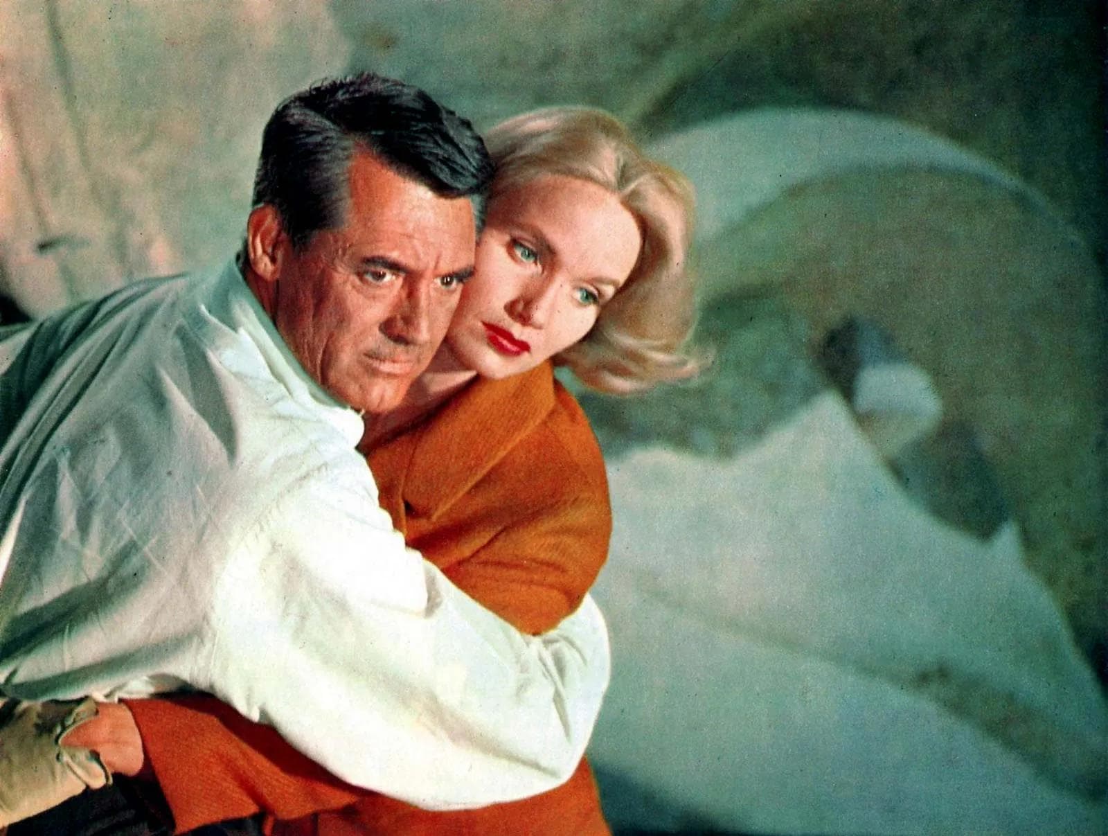 Cary Grant y Eva Marie Saint en una imagen promocional de 'Con la muerte en los talones'
